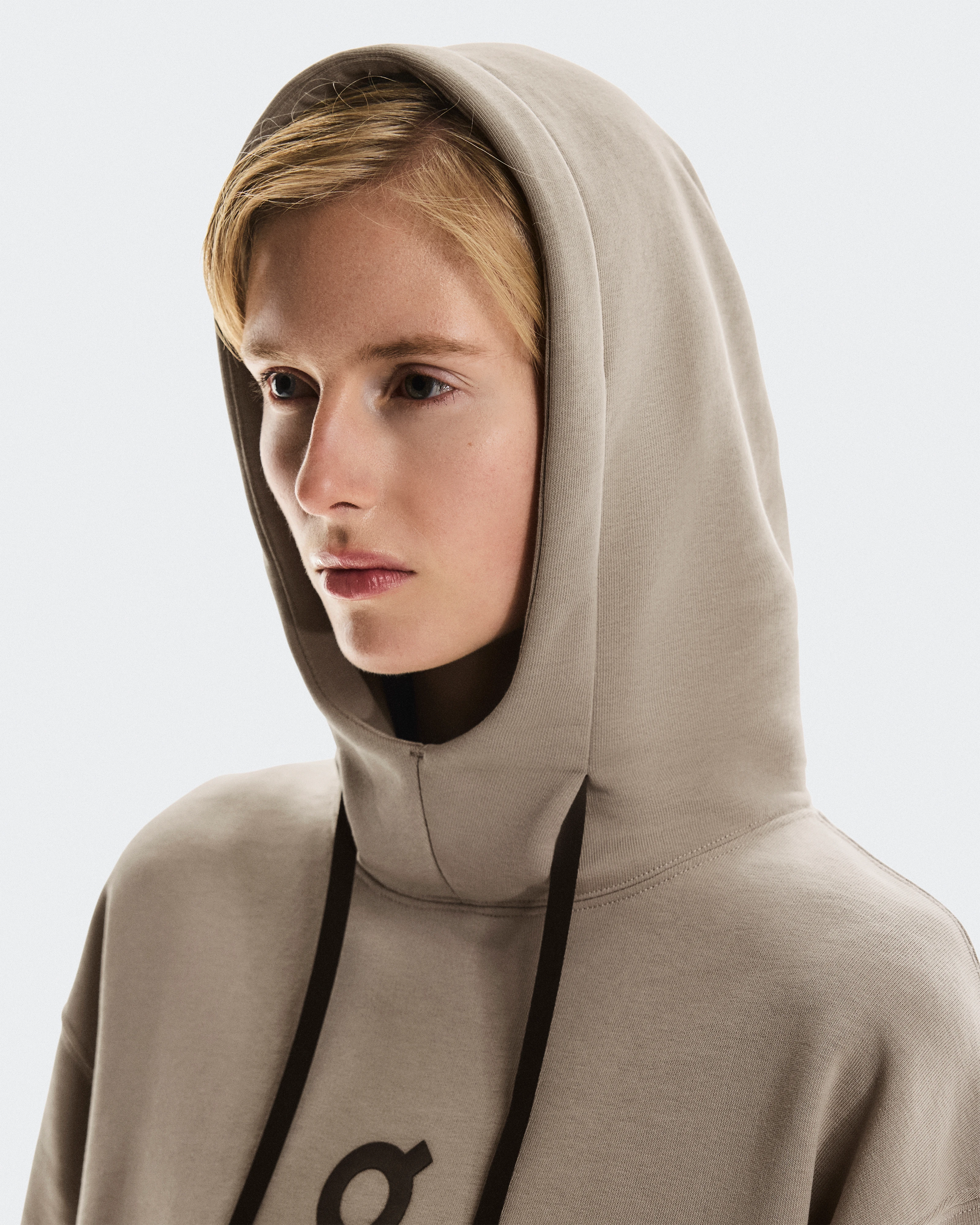 On Club Hoodie Desert Women Hoodies and sweatshirts