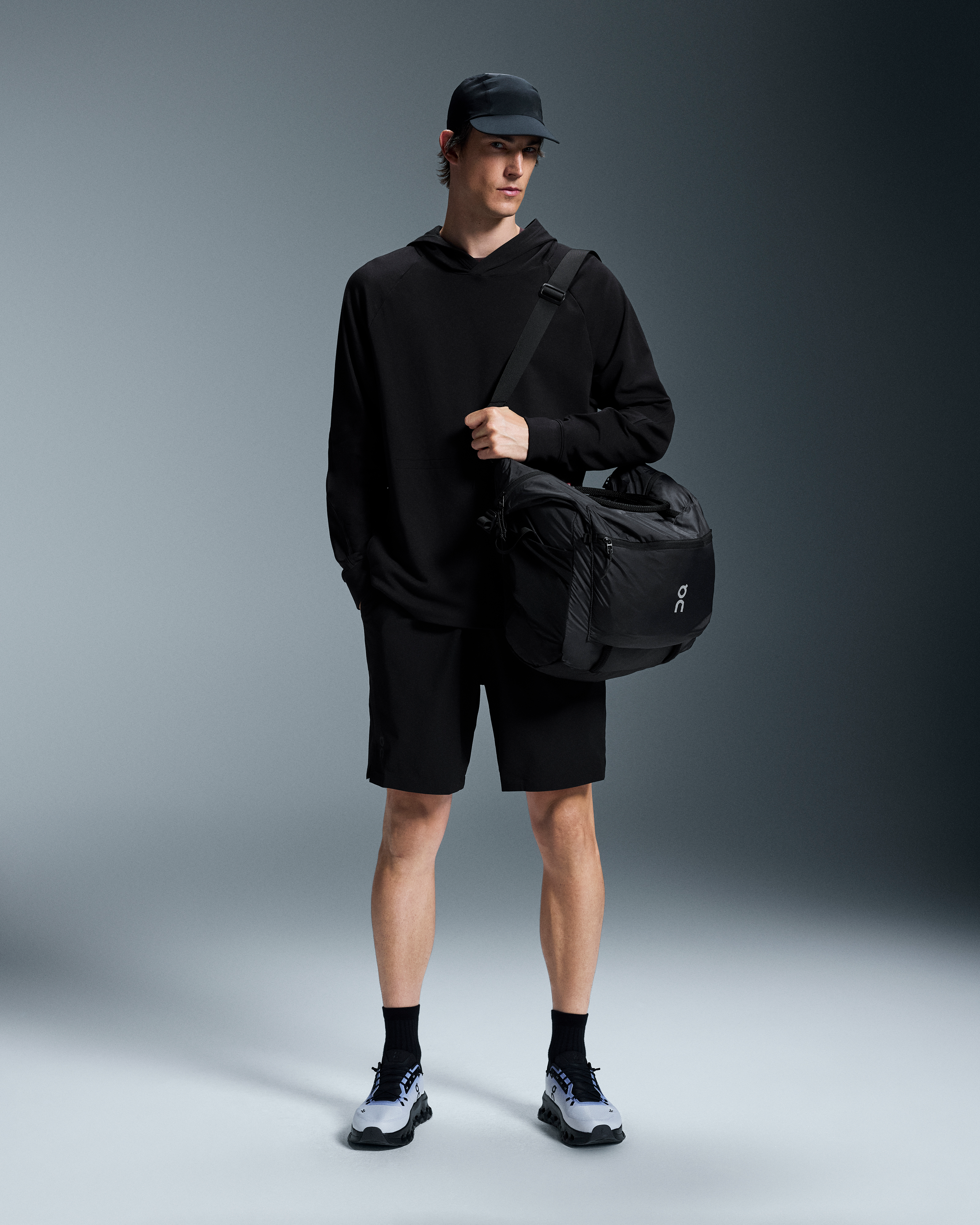 Studio HoodieMen / Black / L