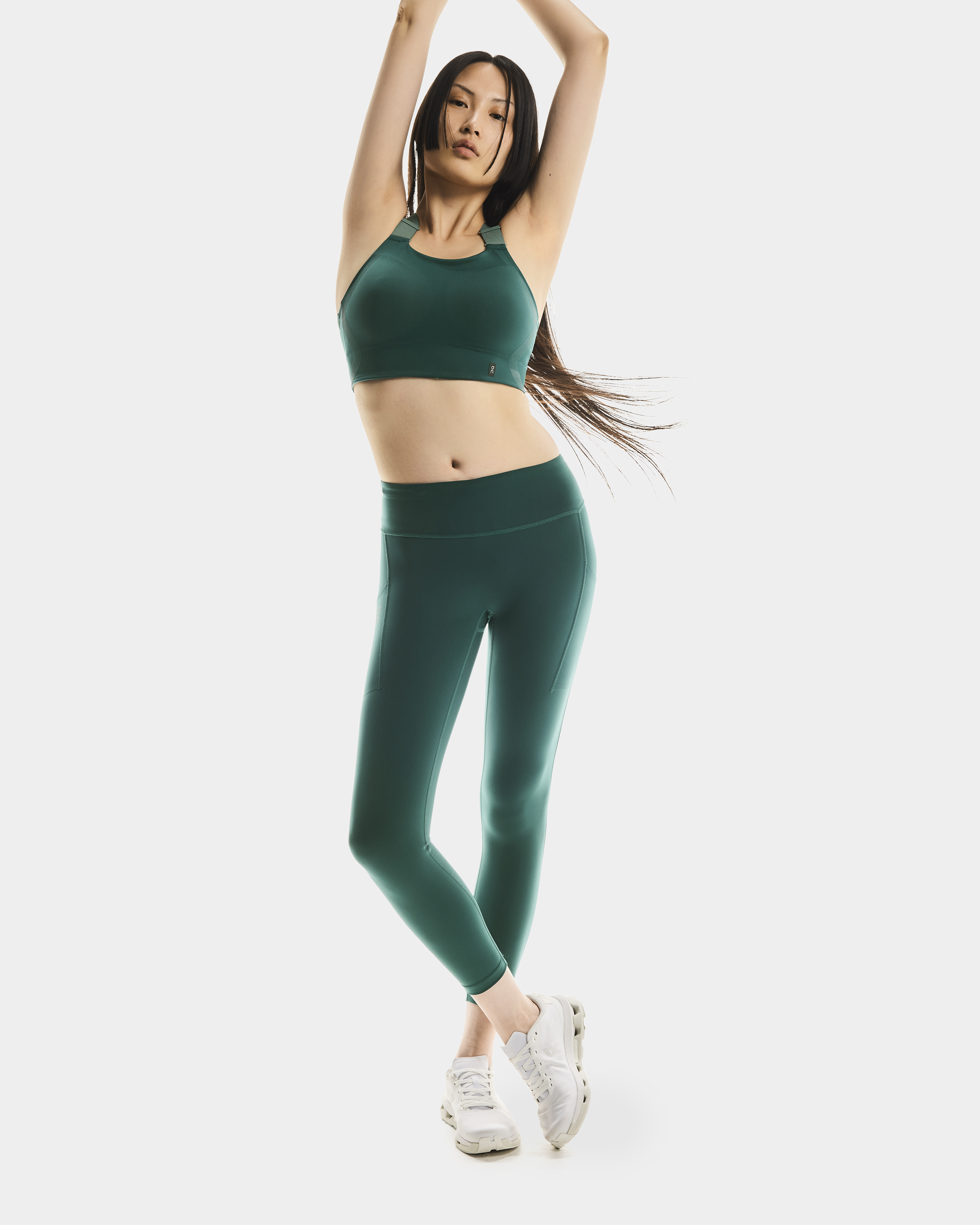 Women's Performance Tights 7/8 | Green | On United States
