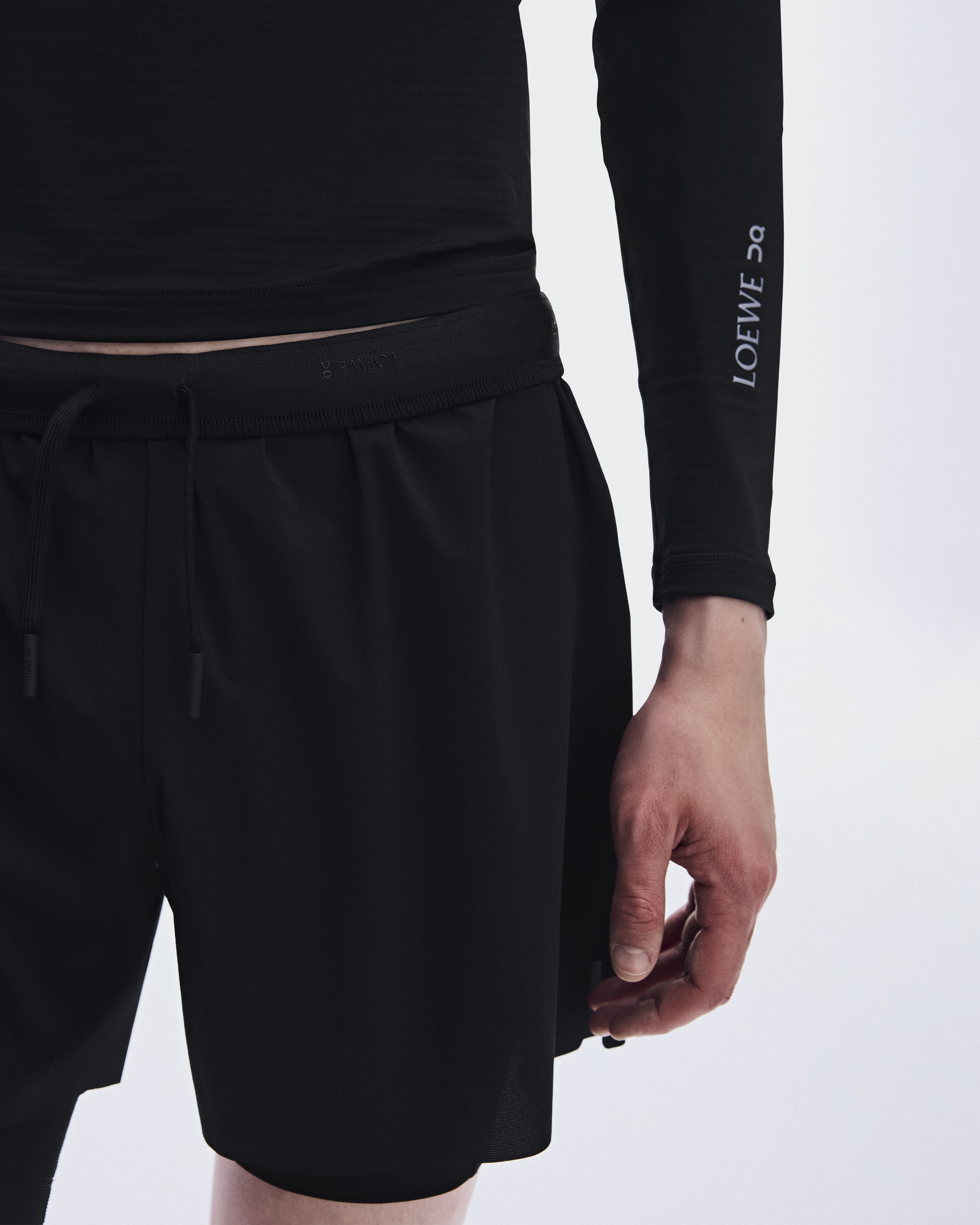 メンズ Shorts LOEWE | On 日本