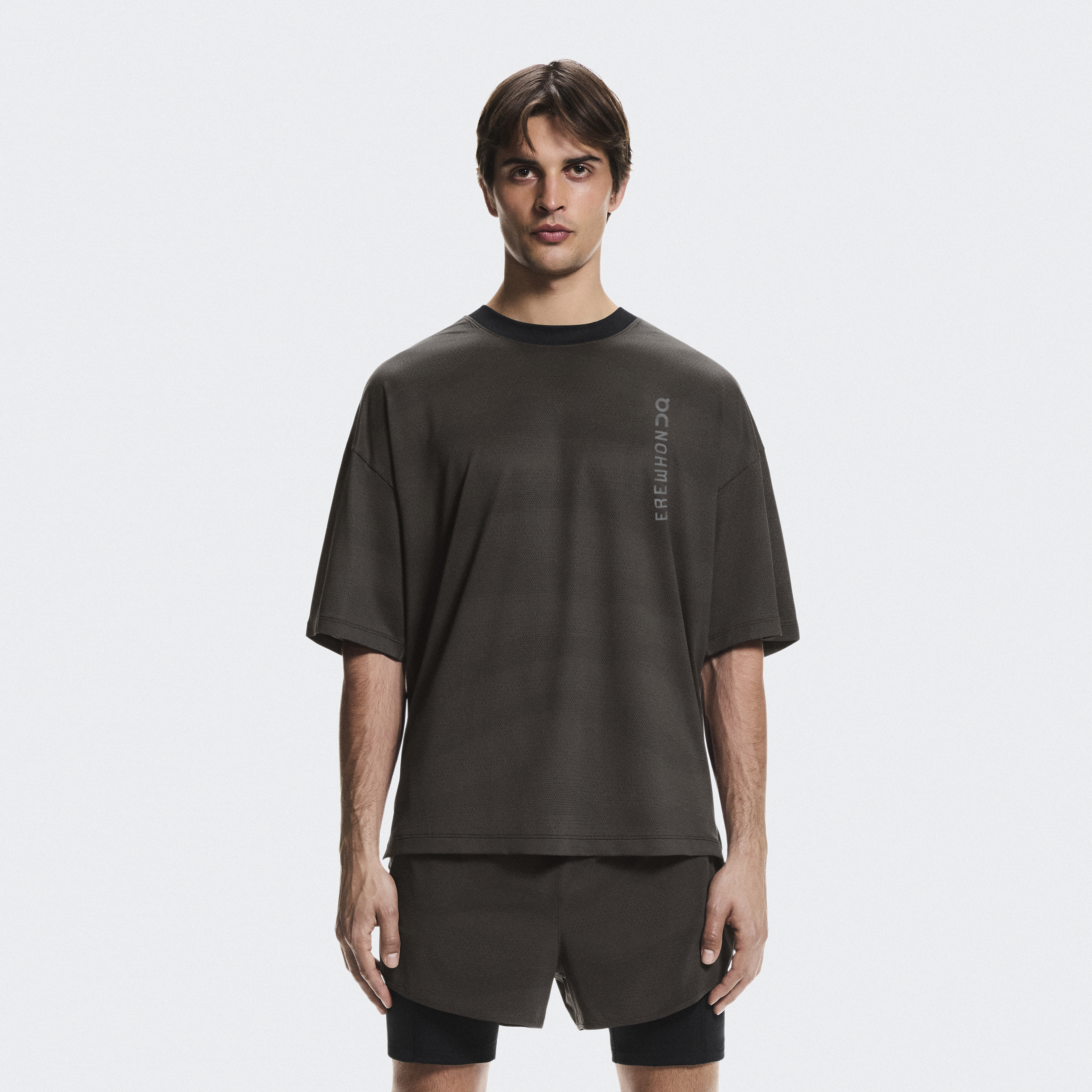 Performance-T Erewhon Short-Sleeve Shirt in Espresso/Black