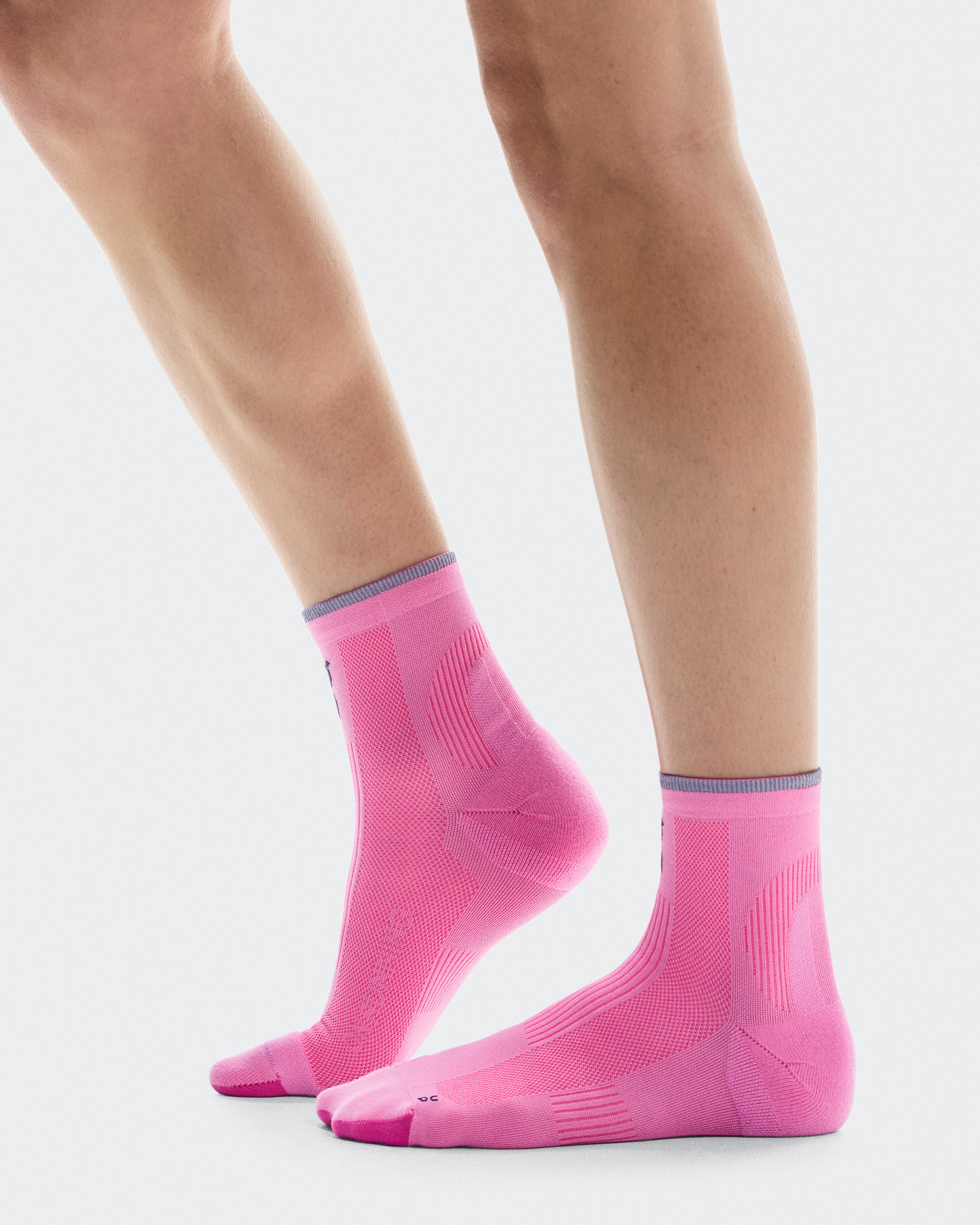 On Elite Run Sock Mid Raspberry & Pink オールジェンダー ソックス