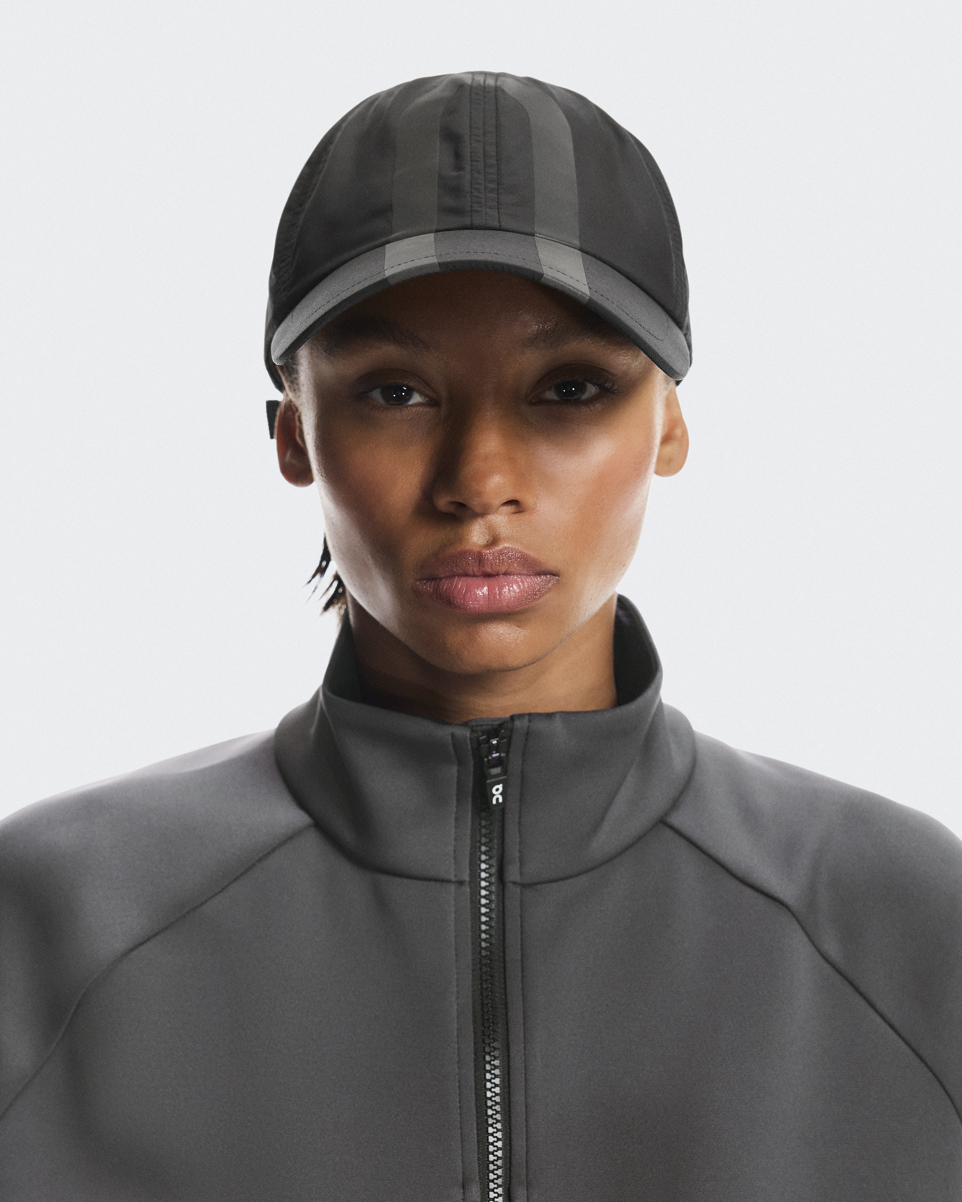 On Cap IKON in Magnet/Black