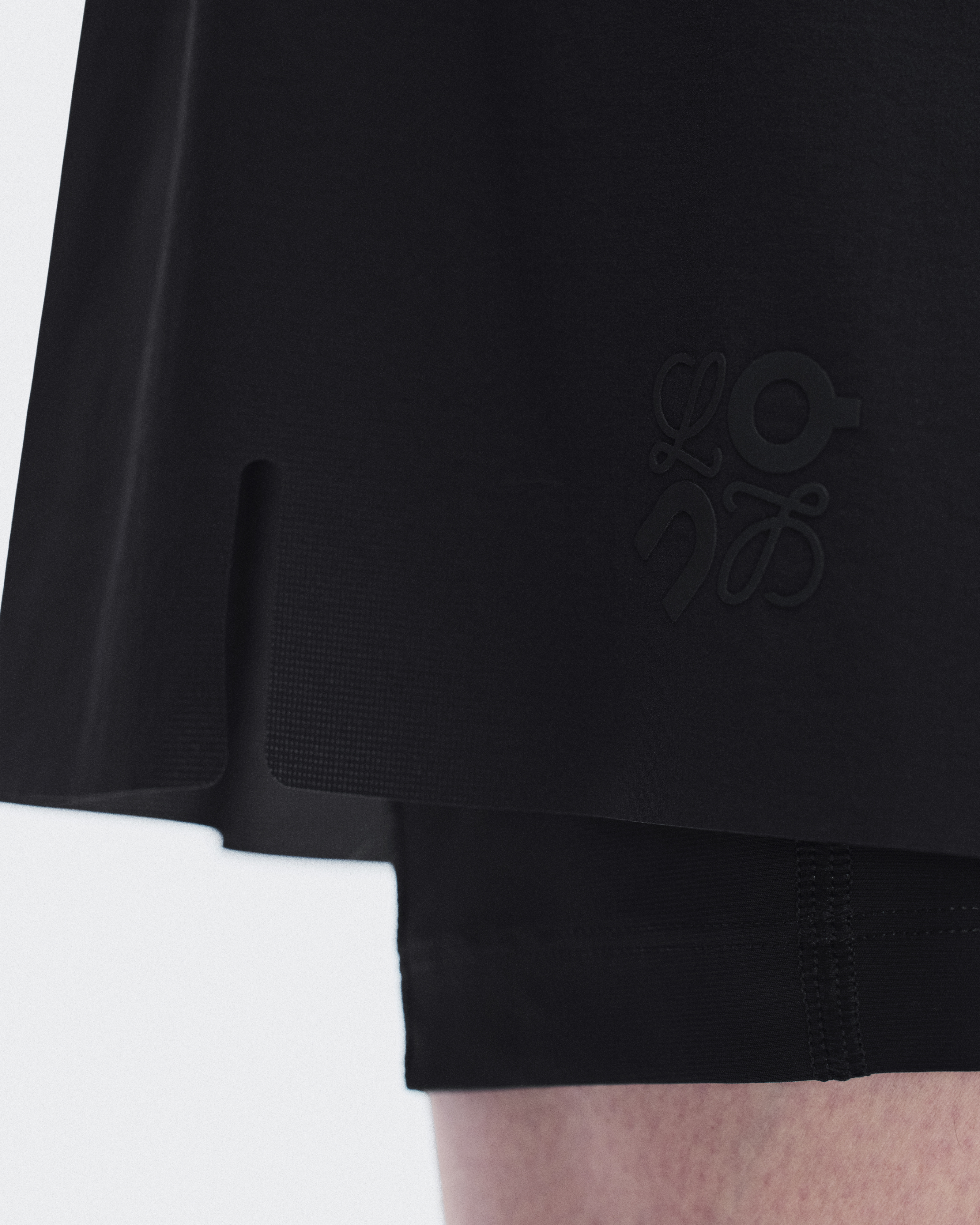 メンズ Shorts LOEWE | On 日本