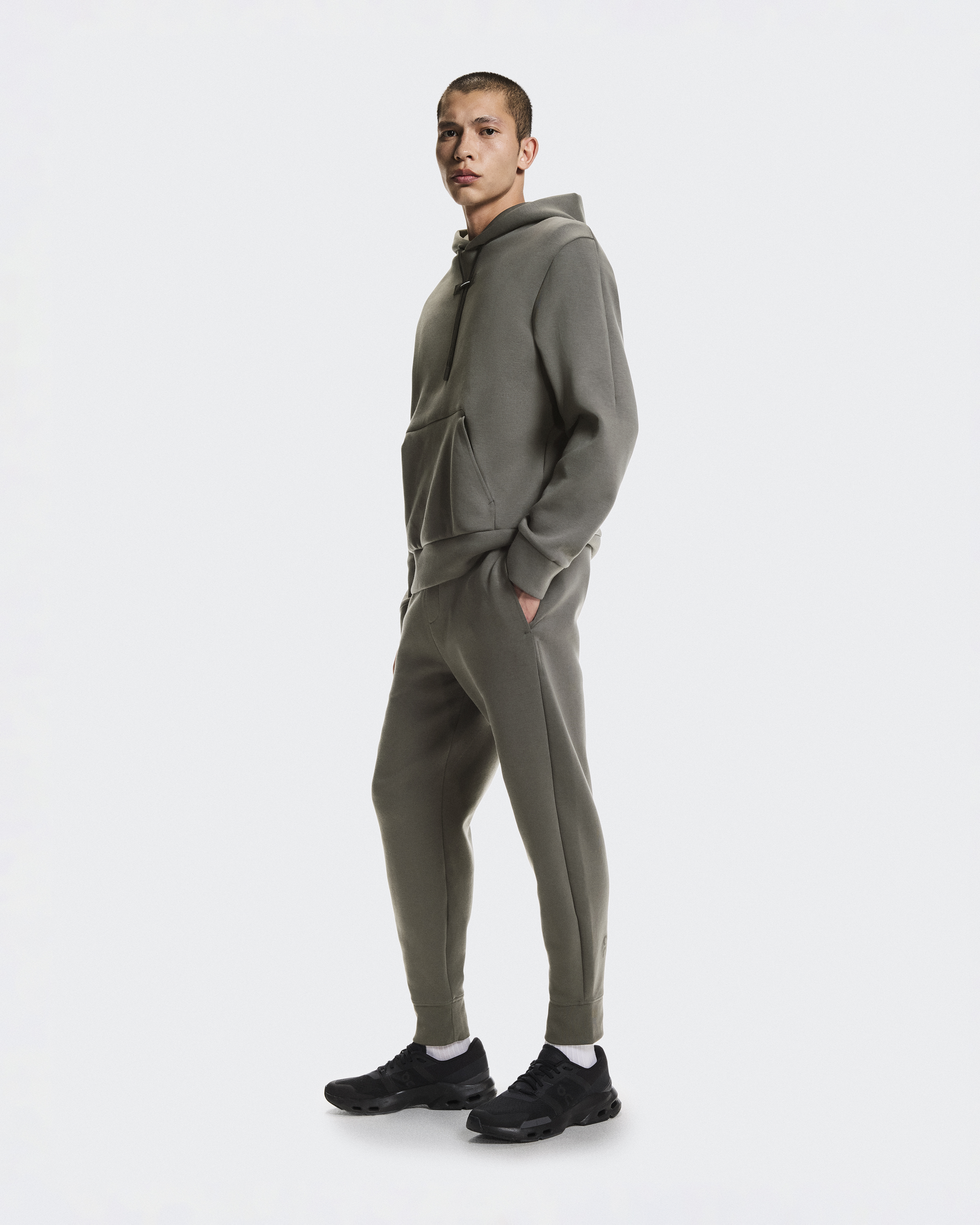 フォーカス テック スウェットパンツ | ソフトで汎用性の高いメンズ