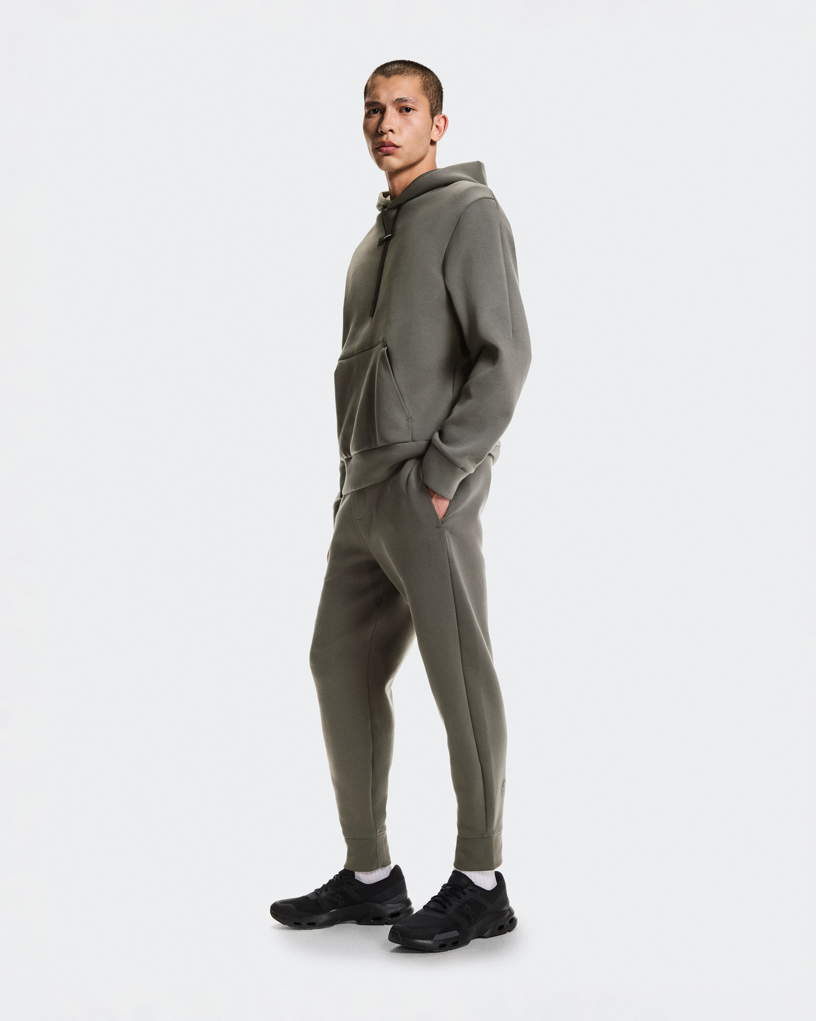 On Focus Tech Sweatpants Shadow Men Pants