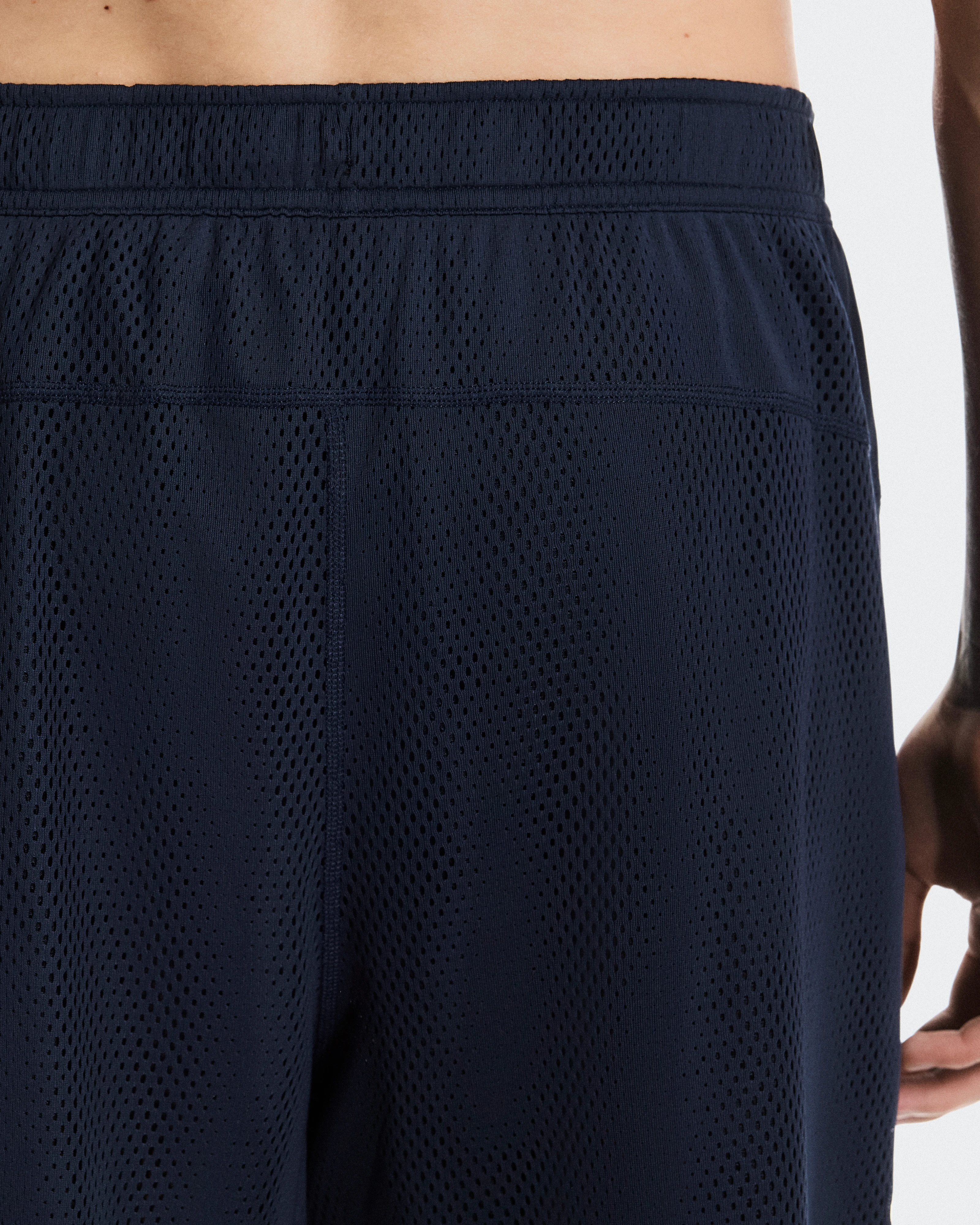 On Train Volt Shorts Navy Men Shorts