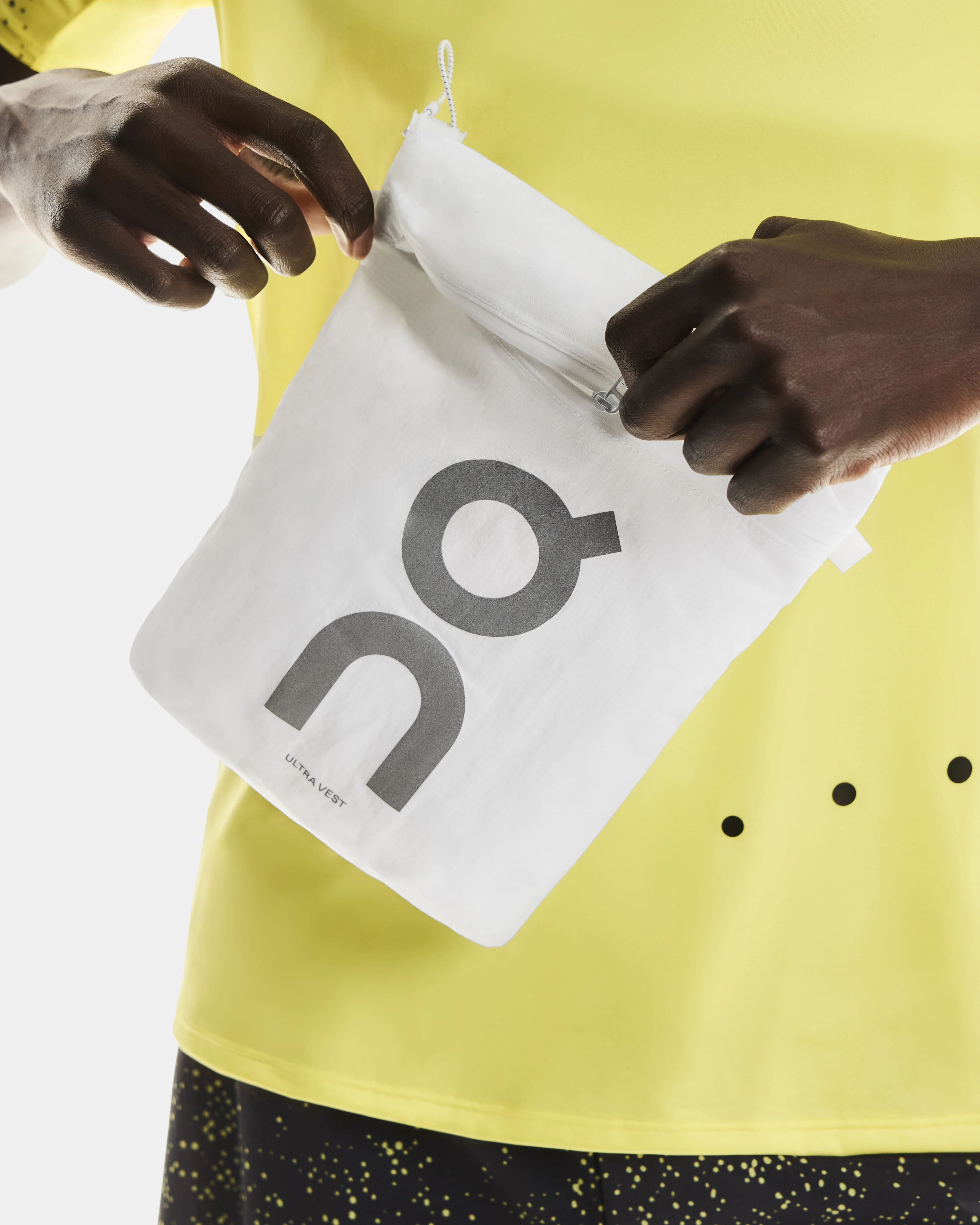 On Ultra Vest Pro White Unisex Vests