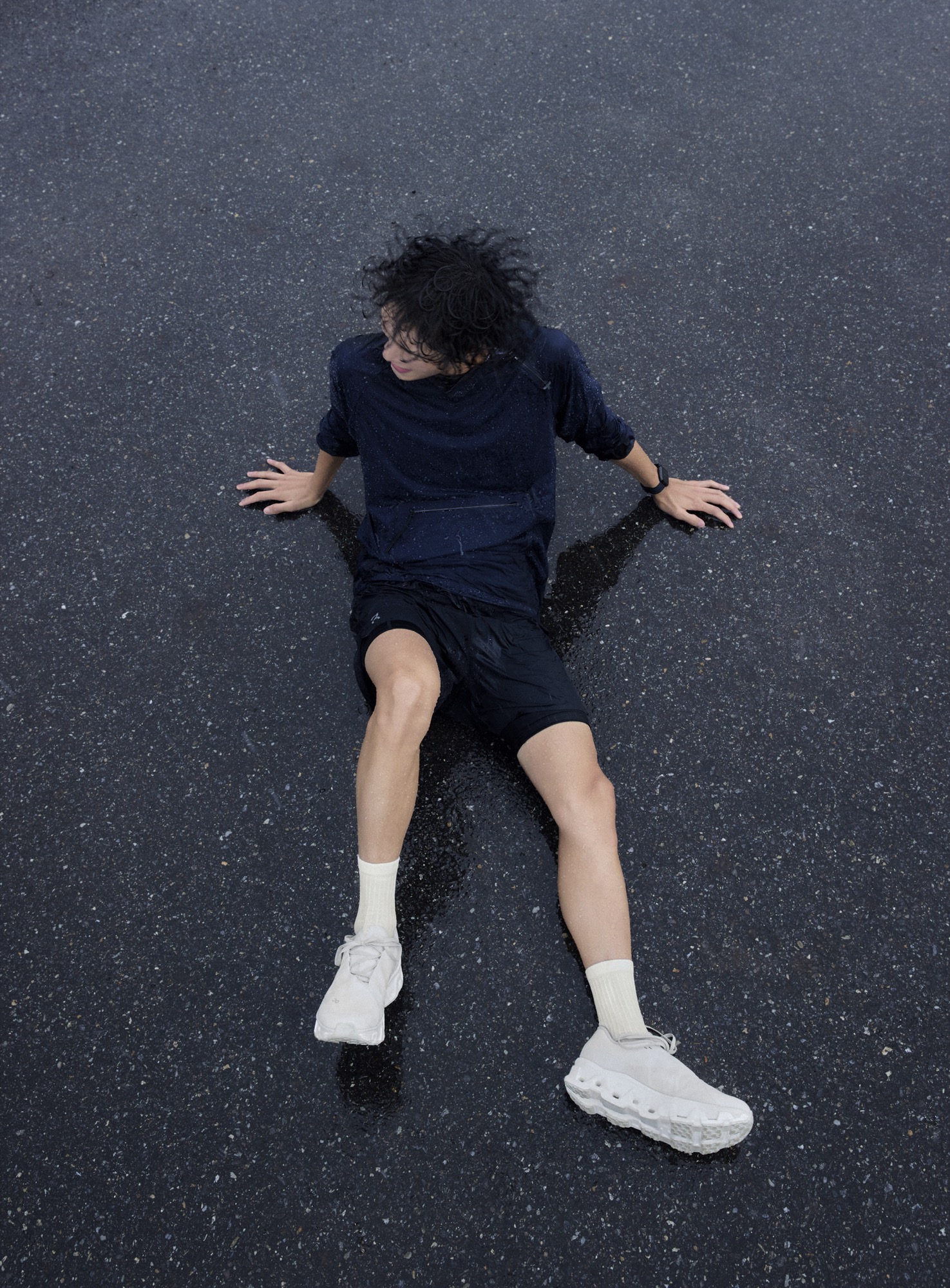 スポーツウェア＆シューズ | 究極の快適さとパフォーマンス | On