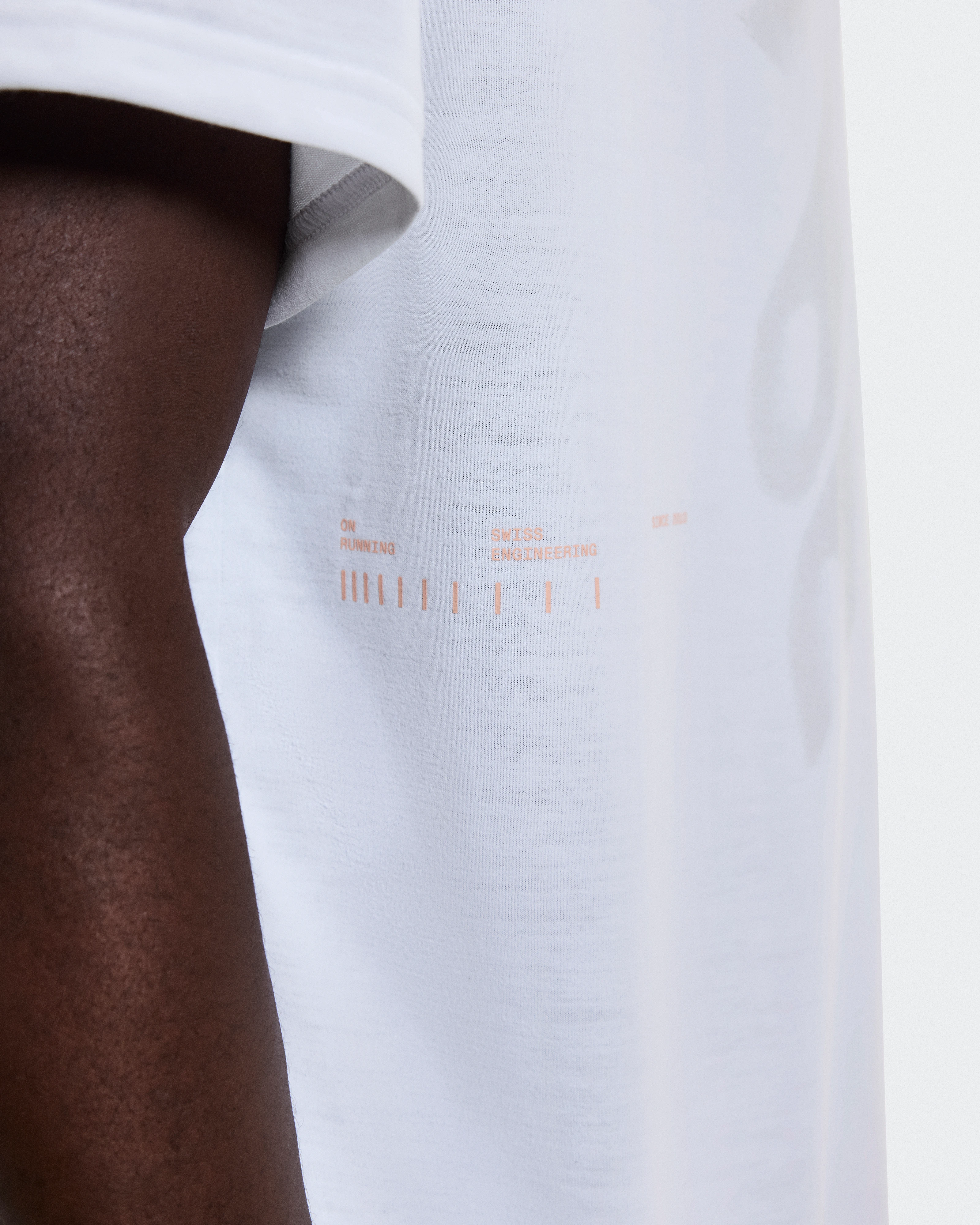 On Core Volt-T White Men Tops and t-shirts