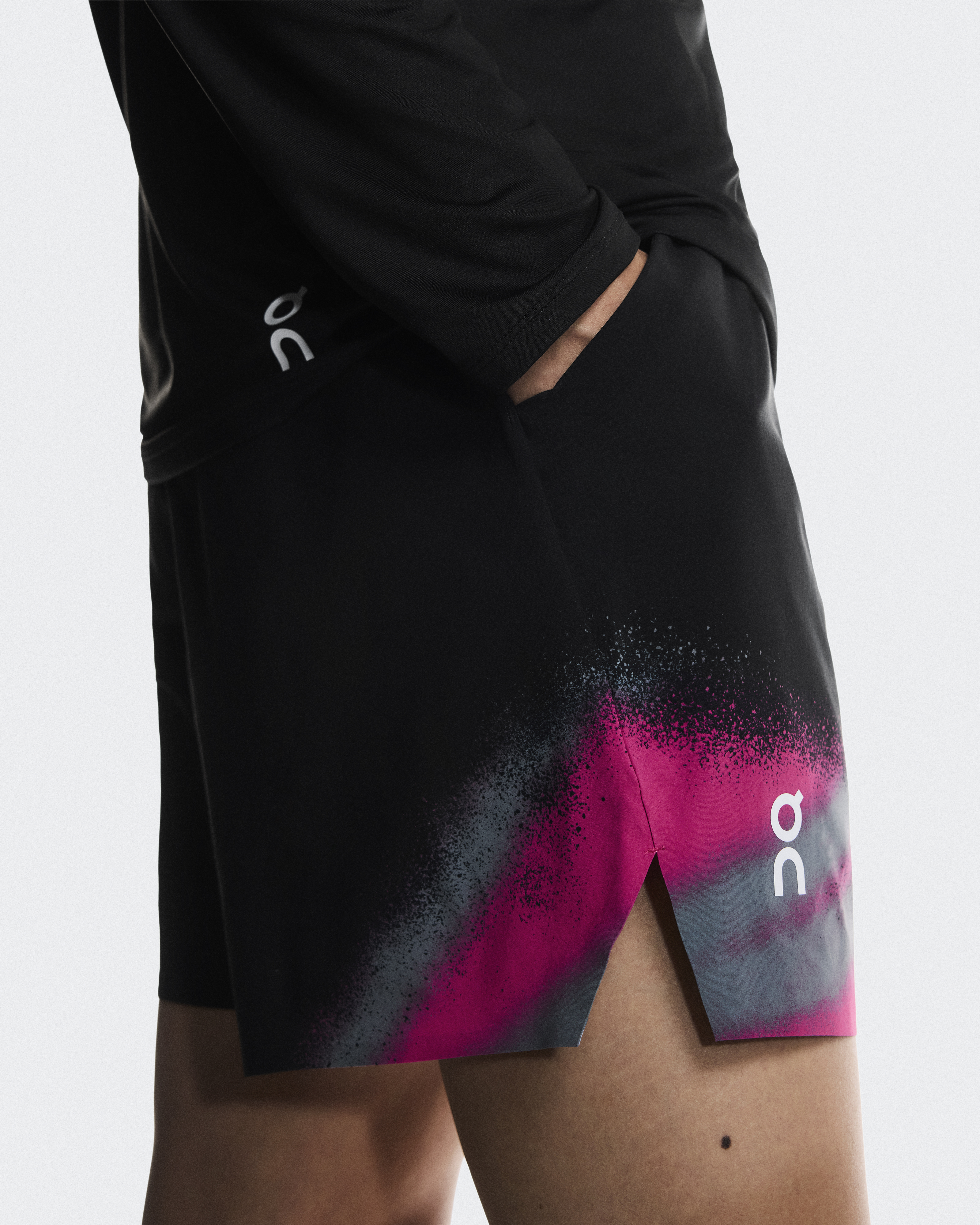 Men's Court Shorts | Black & Grey | On Japan