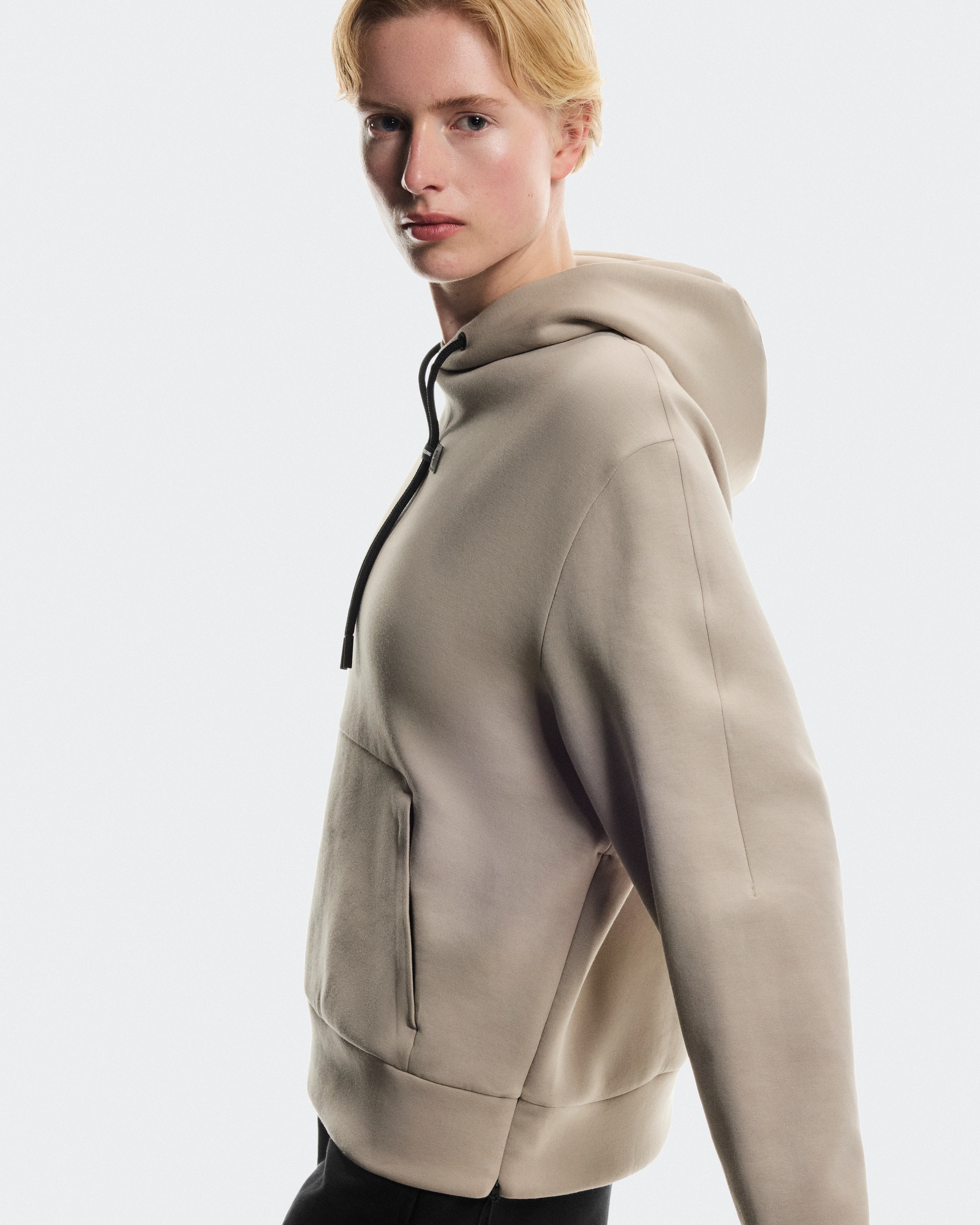 On Focus Tech Hoodie Desert Women Hoodies and sweatshirts