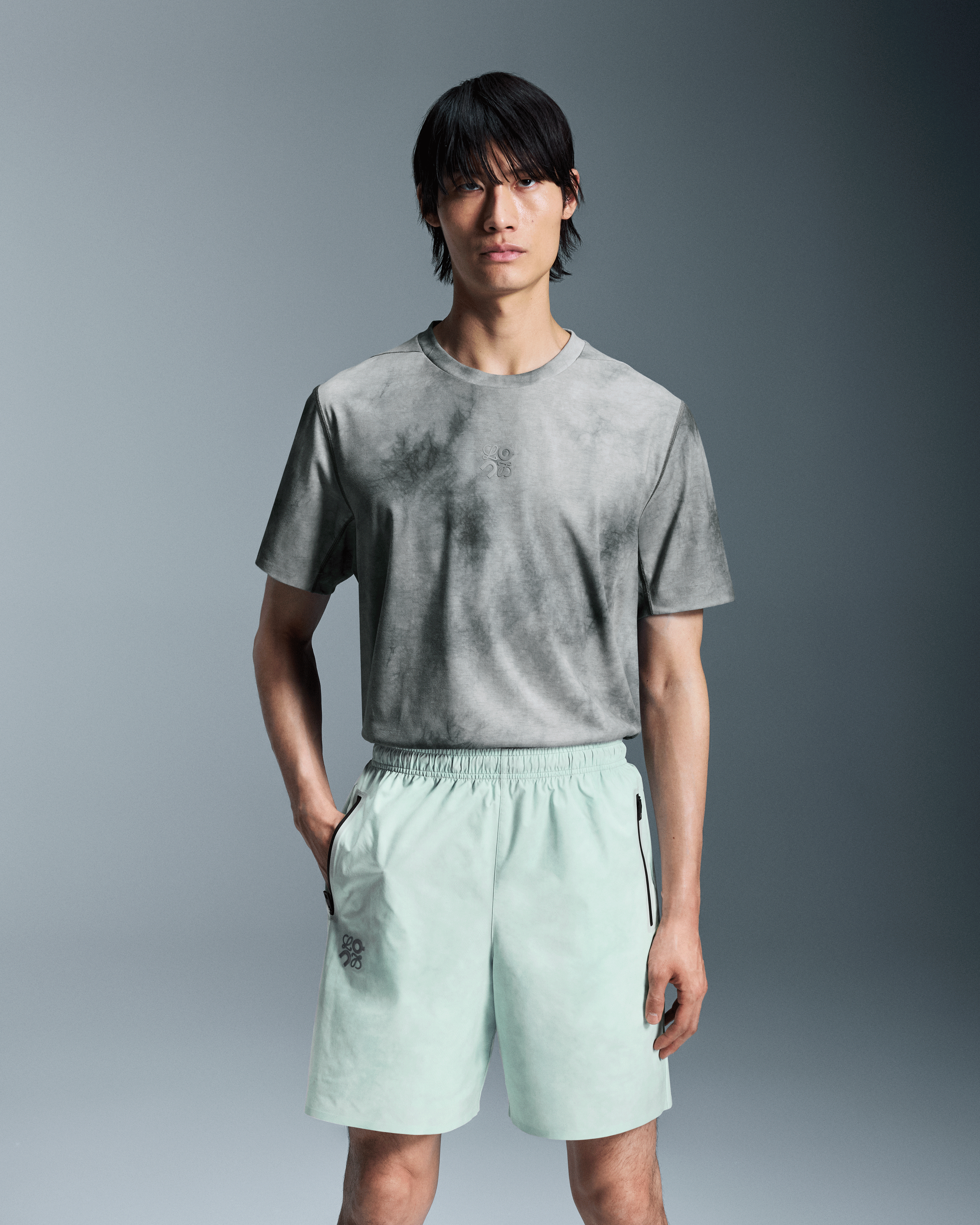 新品　タグ付き　ロエベ×オン　アクティブショーツ　コラボ ボトムス テクニカル 新品 タグ付き ロエベ×オン アクティブショーツ コラボ ボトムス
