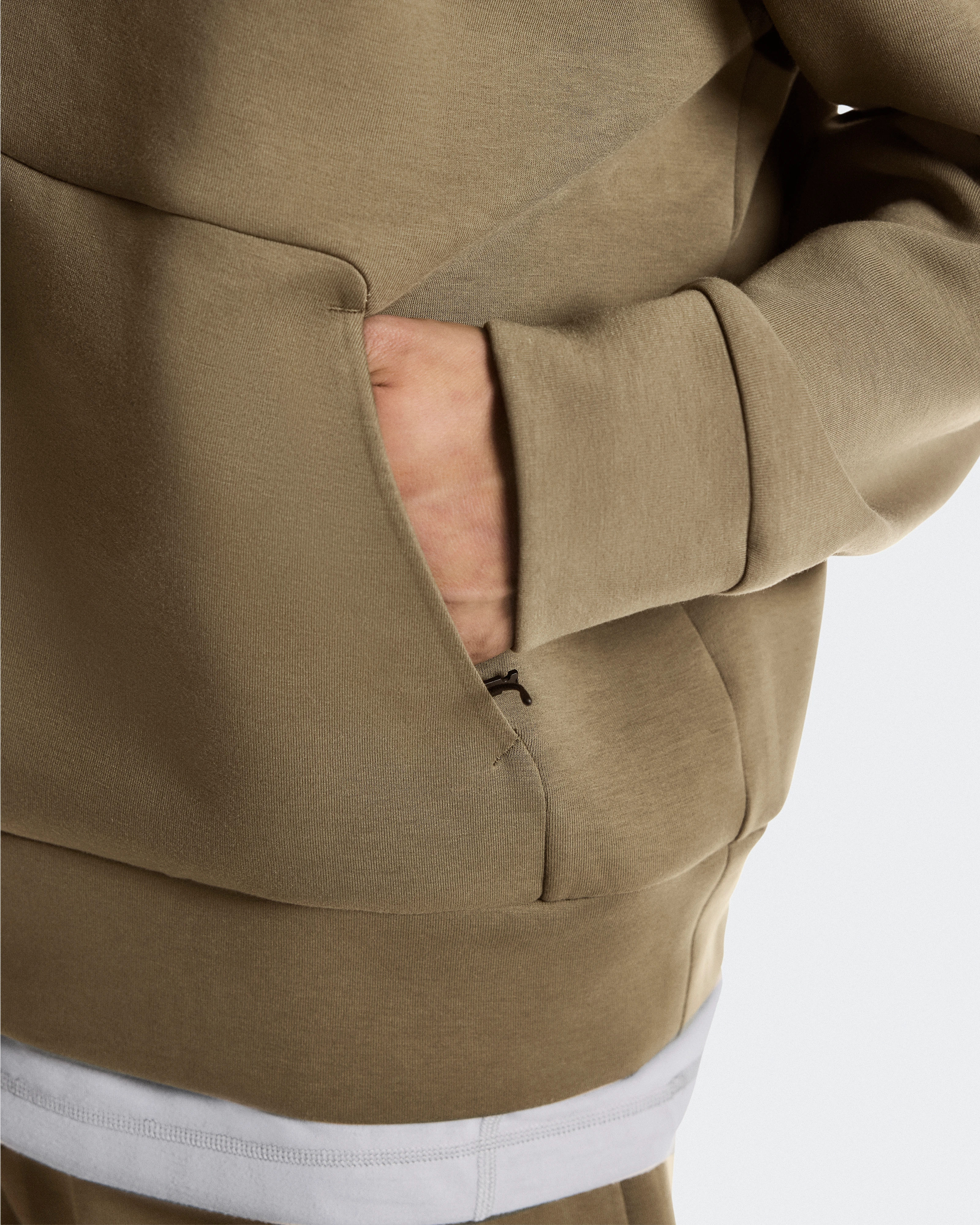 On Focus Tech Hoodie Kalamata Men Hoodies and sweatshirts