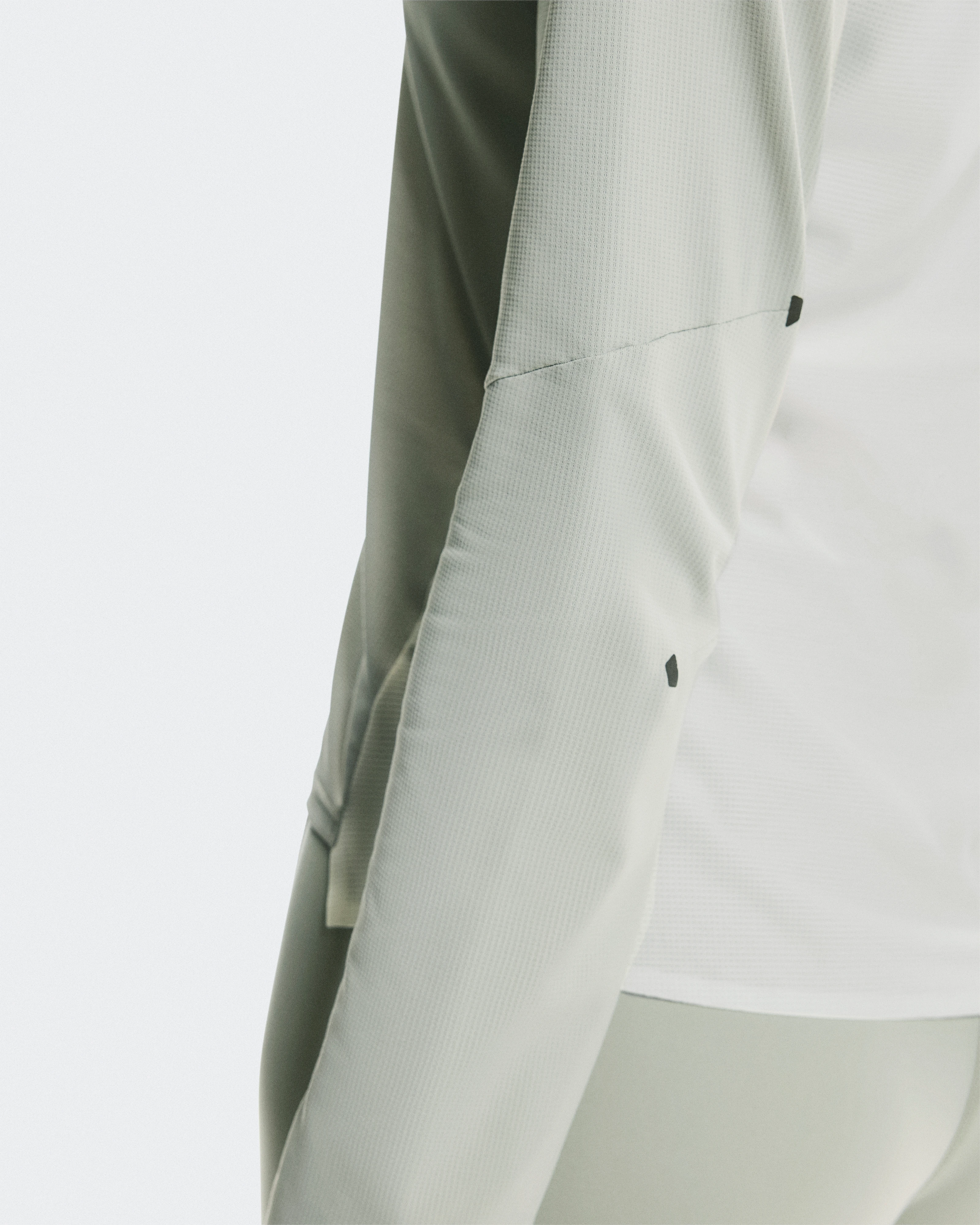 On Performance Long-T Tin & Iceberg Women Tops and t-shirts