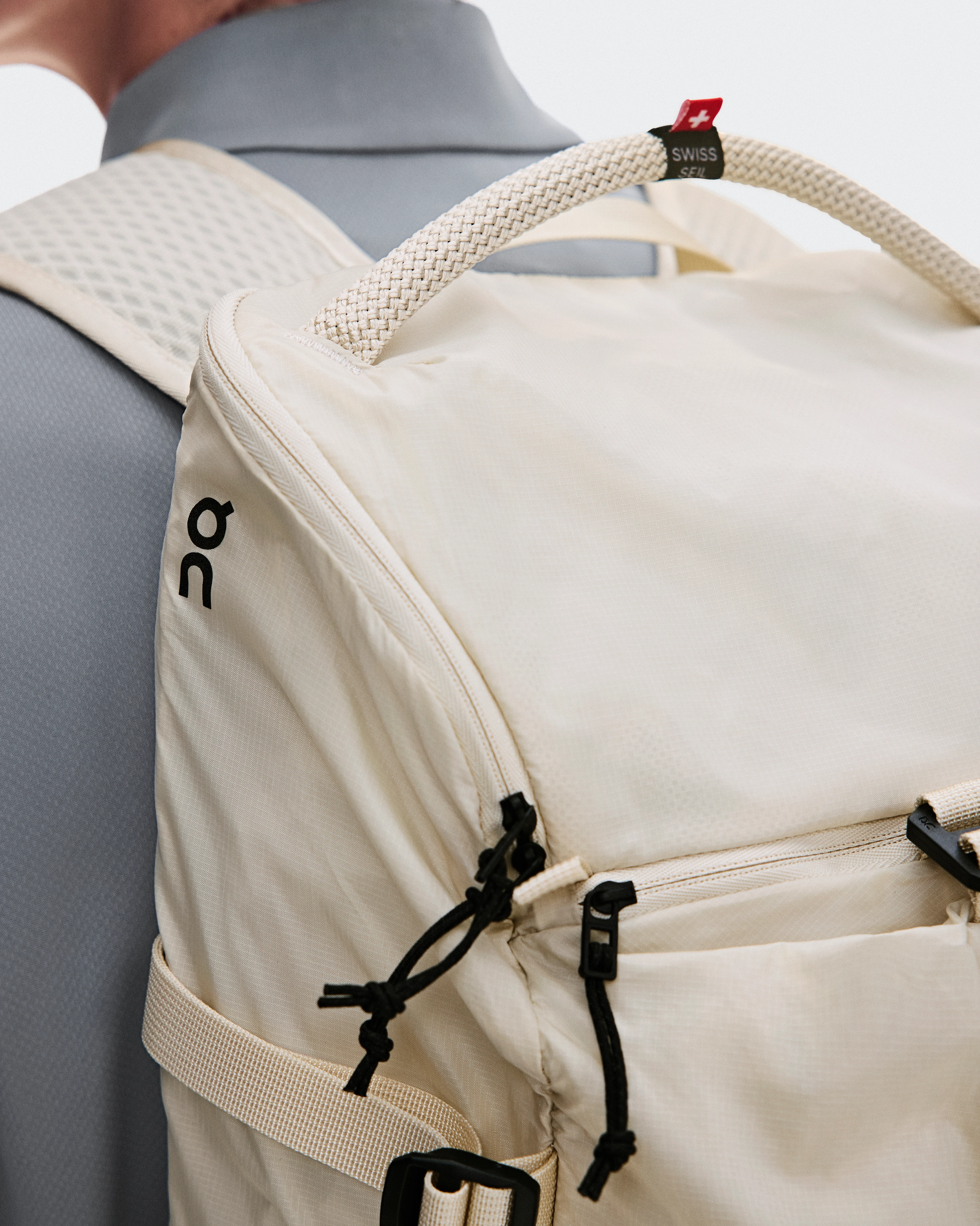 On Speed Pack 18L Lite Cream Unisex Bags