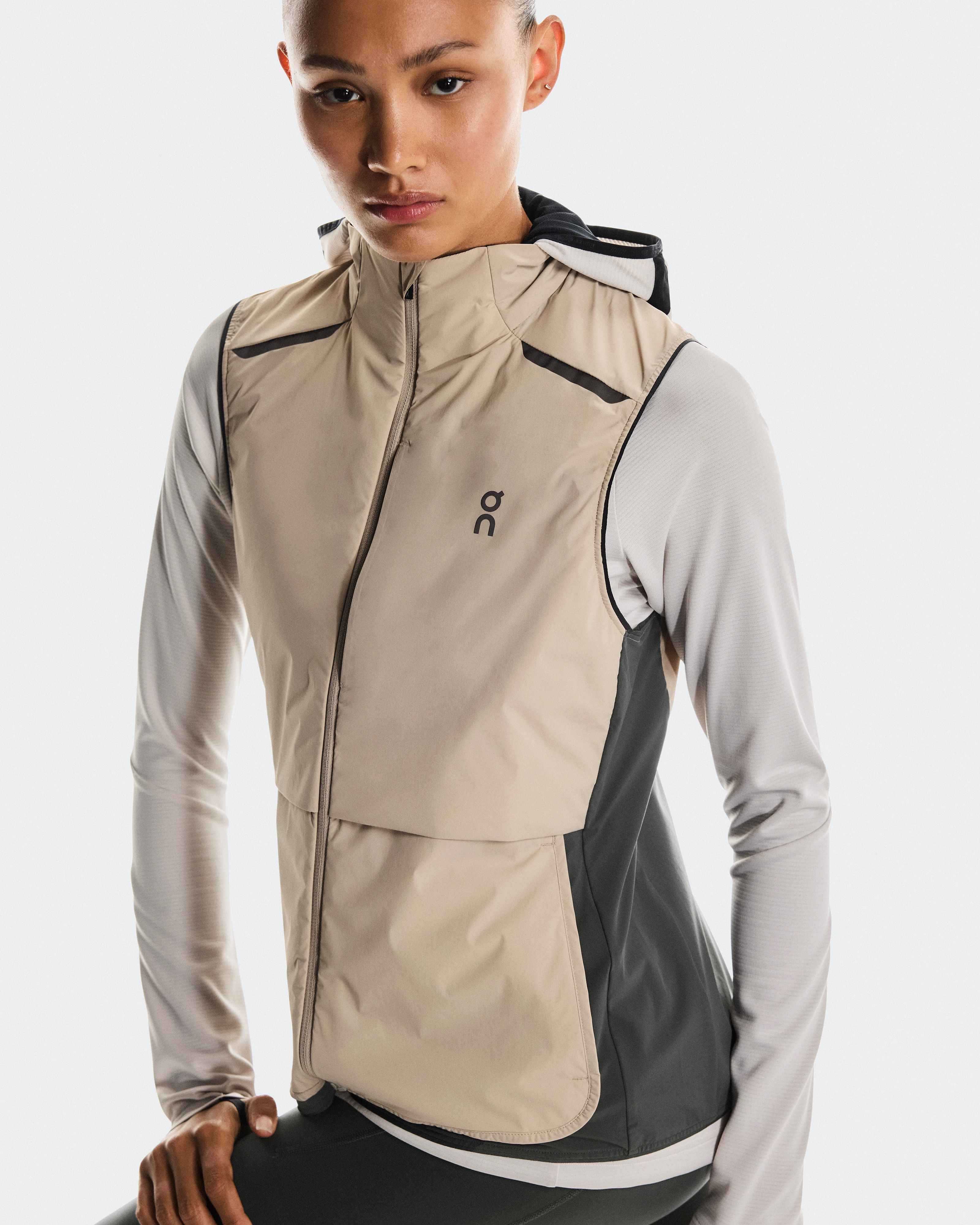 On Weather Vest Desert & Eclipse Women Jackets