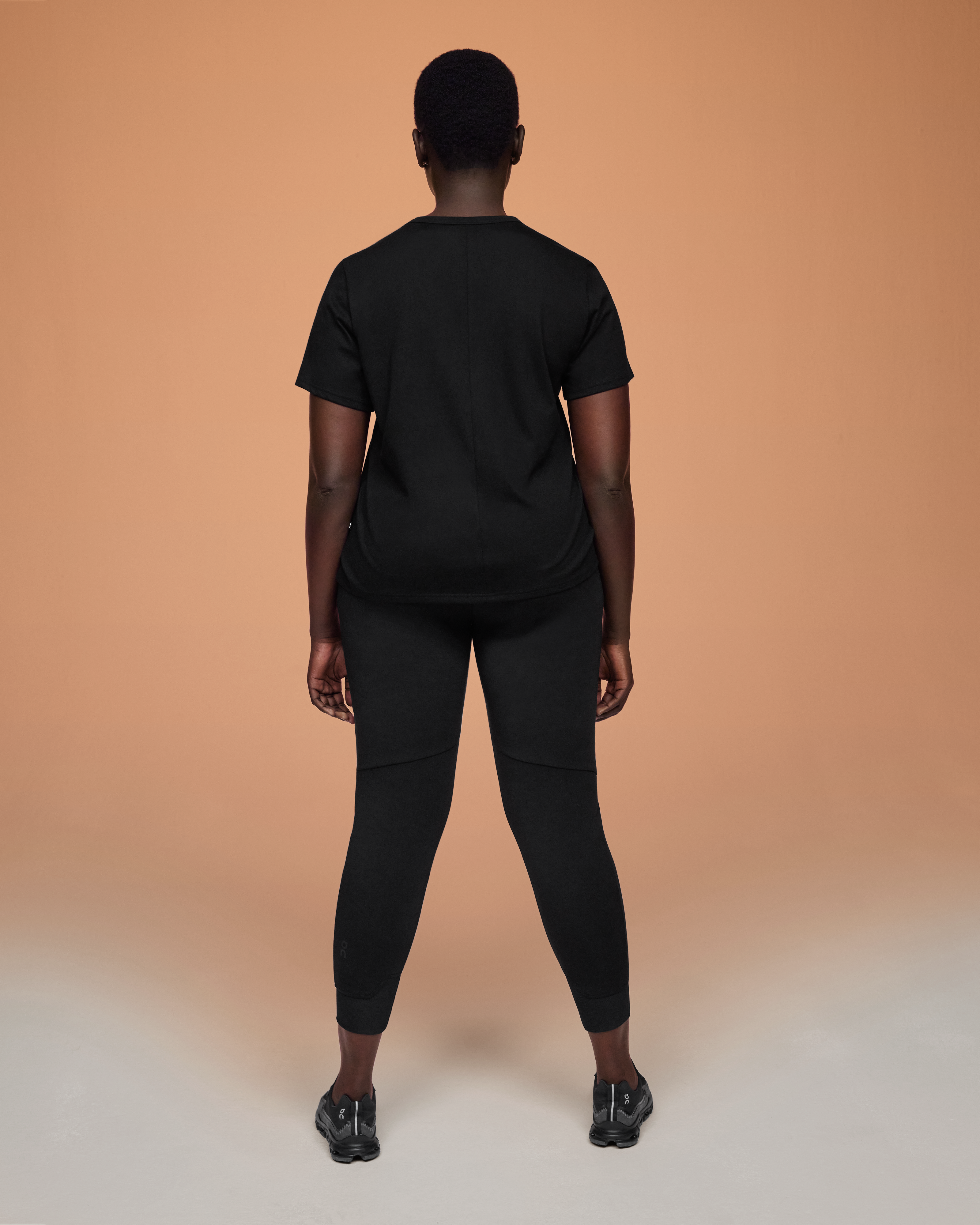 On On-T Black Femme Hauts et t-shirts