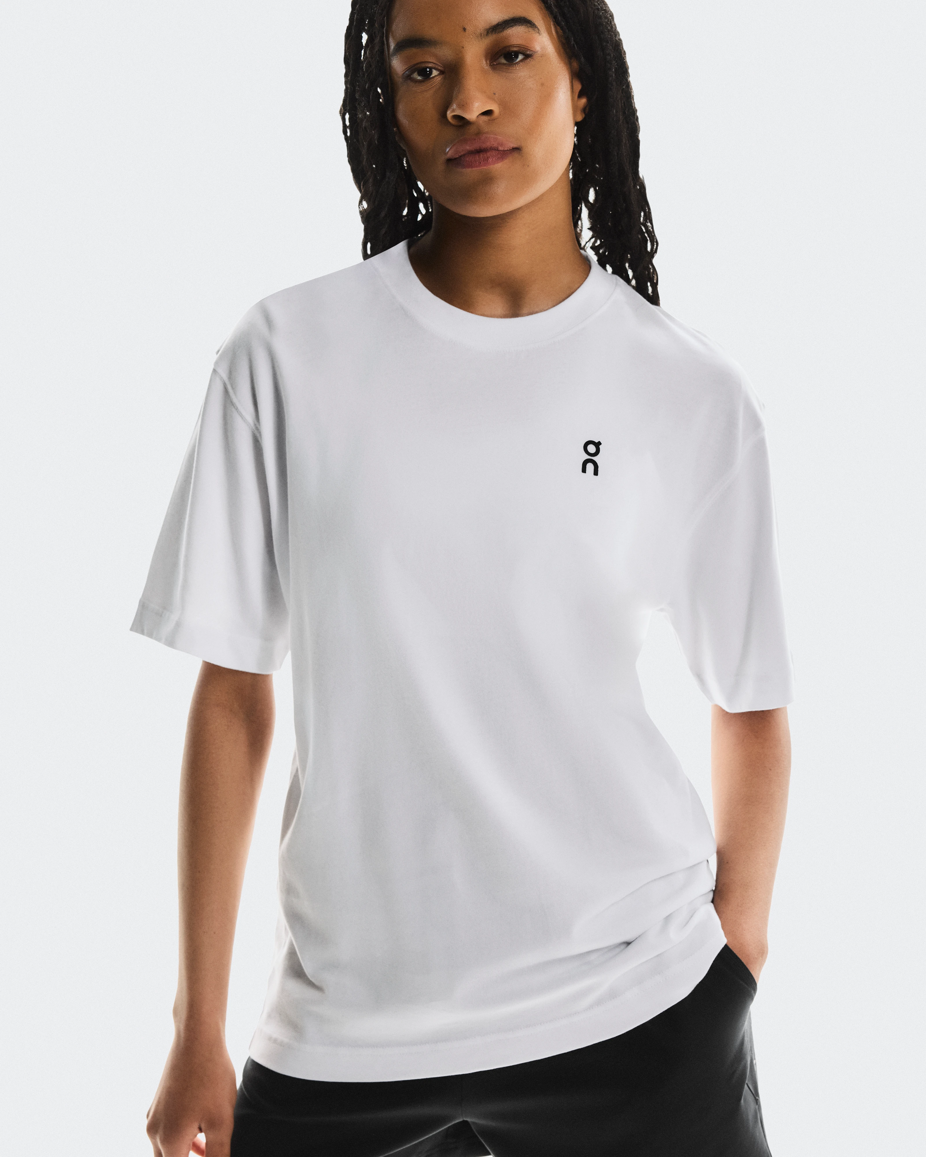 On Club-T Court White & Indigo Women Tops and t-shirts