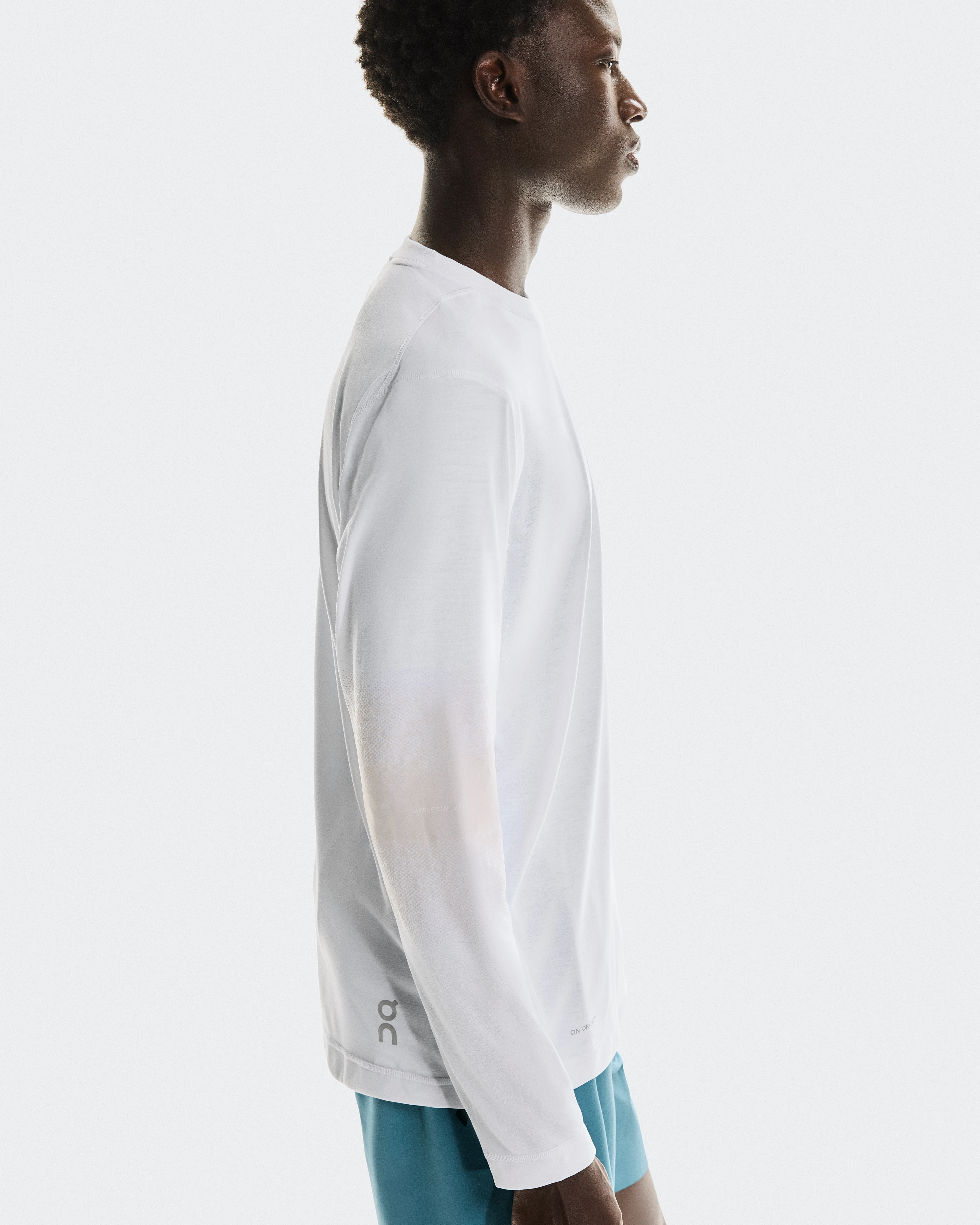 On Train Long-T Graphic White Men Tops and t-shirts