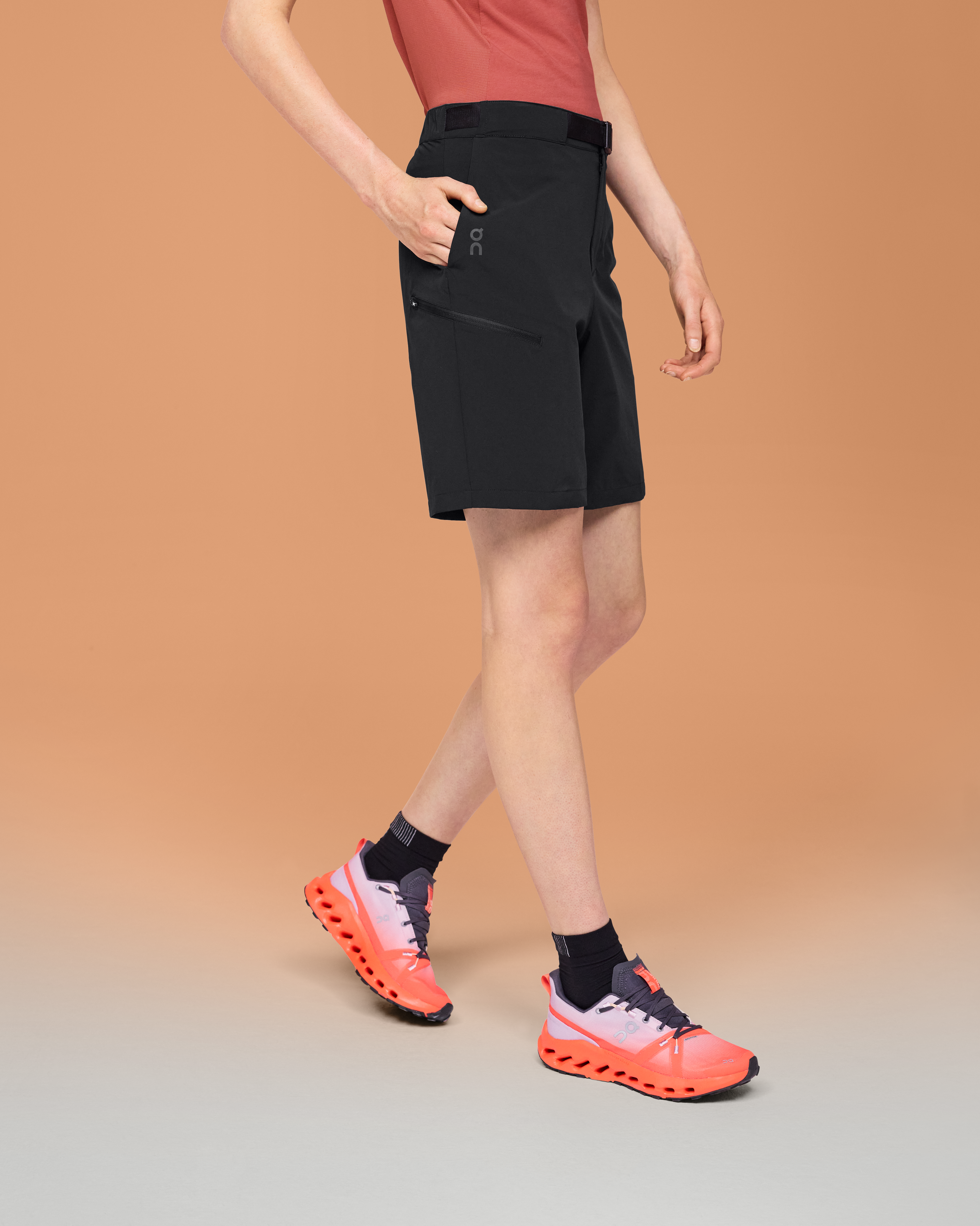 【関税込み】Trunk Project ブラック ウール ショートパンツ ウィメンズ Trek Short | ブラック | On 日本