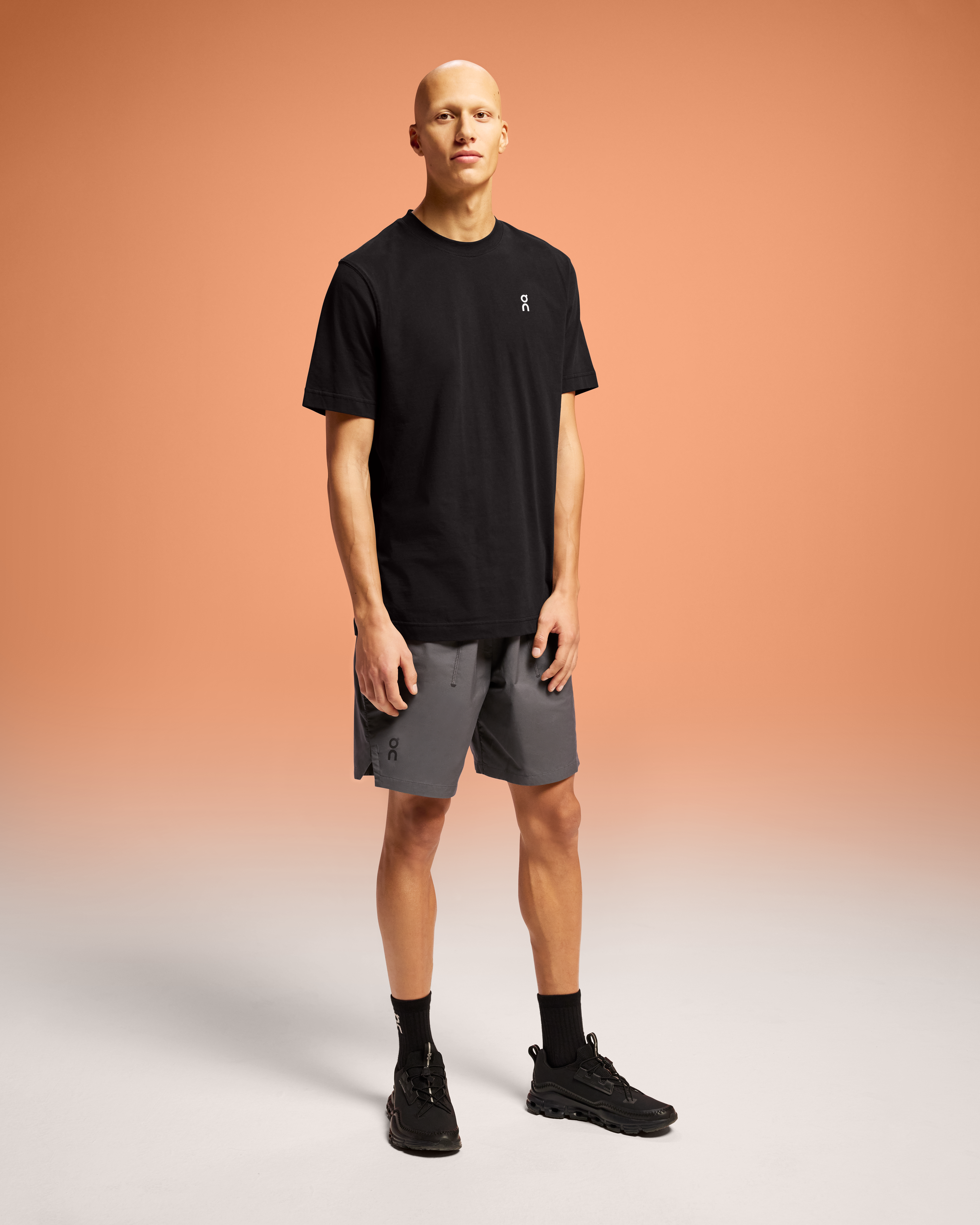 Graphic-T Short-Sleeve Shirt in Black