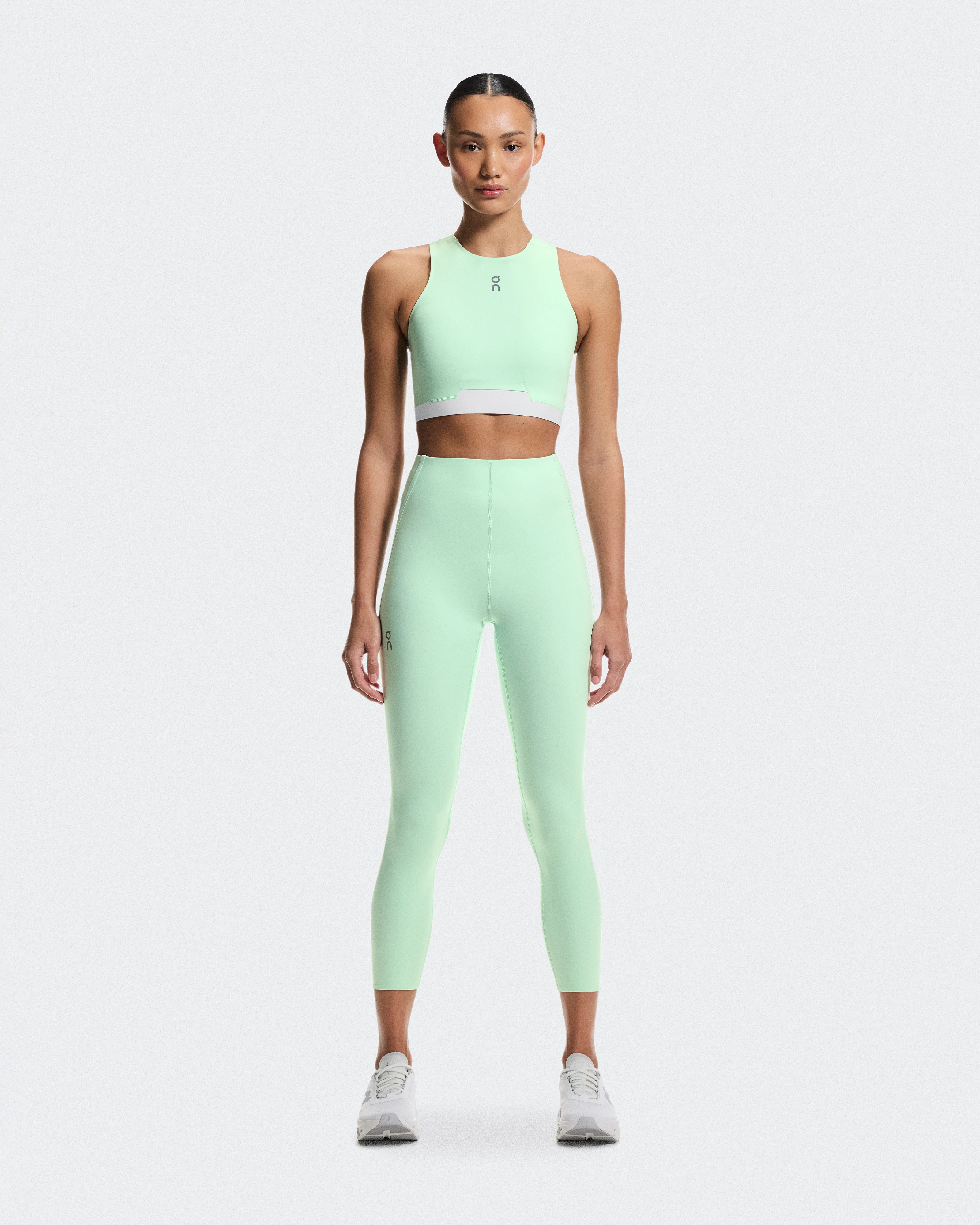 On Train 2-in-1 Crop Creek Mujer Camisetas