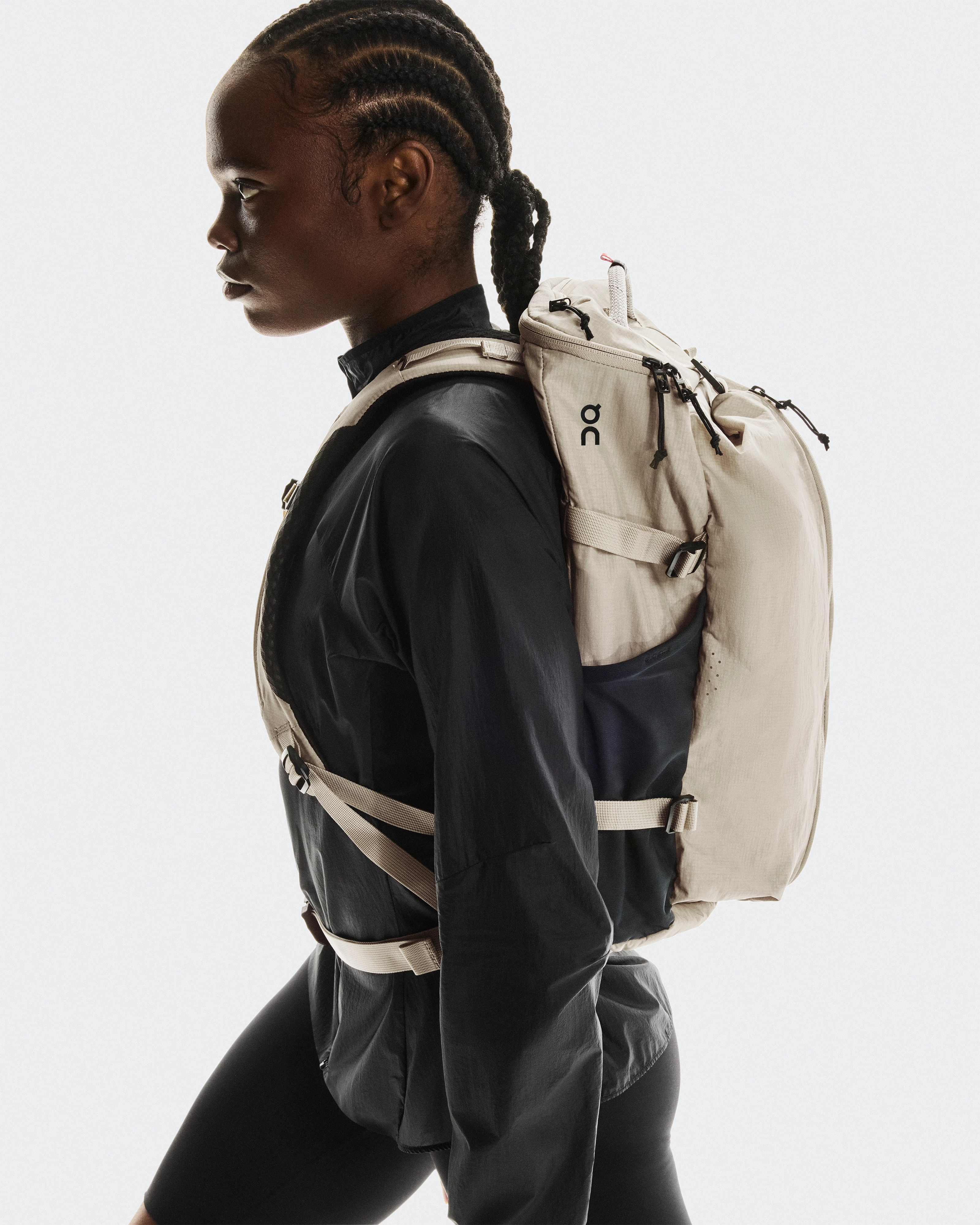 On Speed Pack 30L Sand & Black Unisex Bags