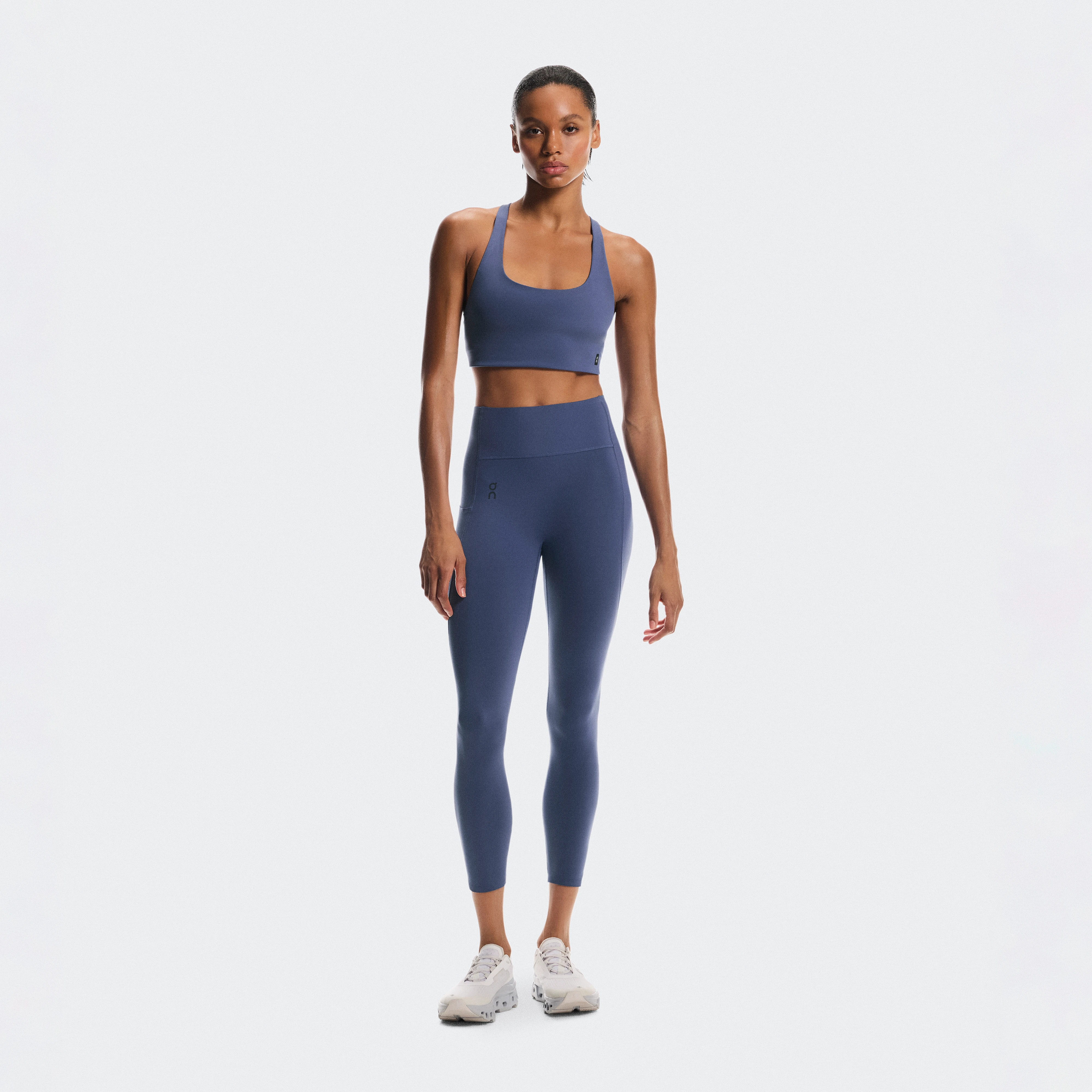 On Studio Tights 7/8 Blue Women Women – Low-intensity, buttery soft, form-fitting Tights