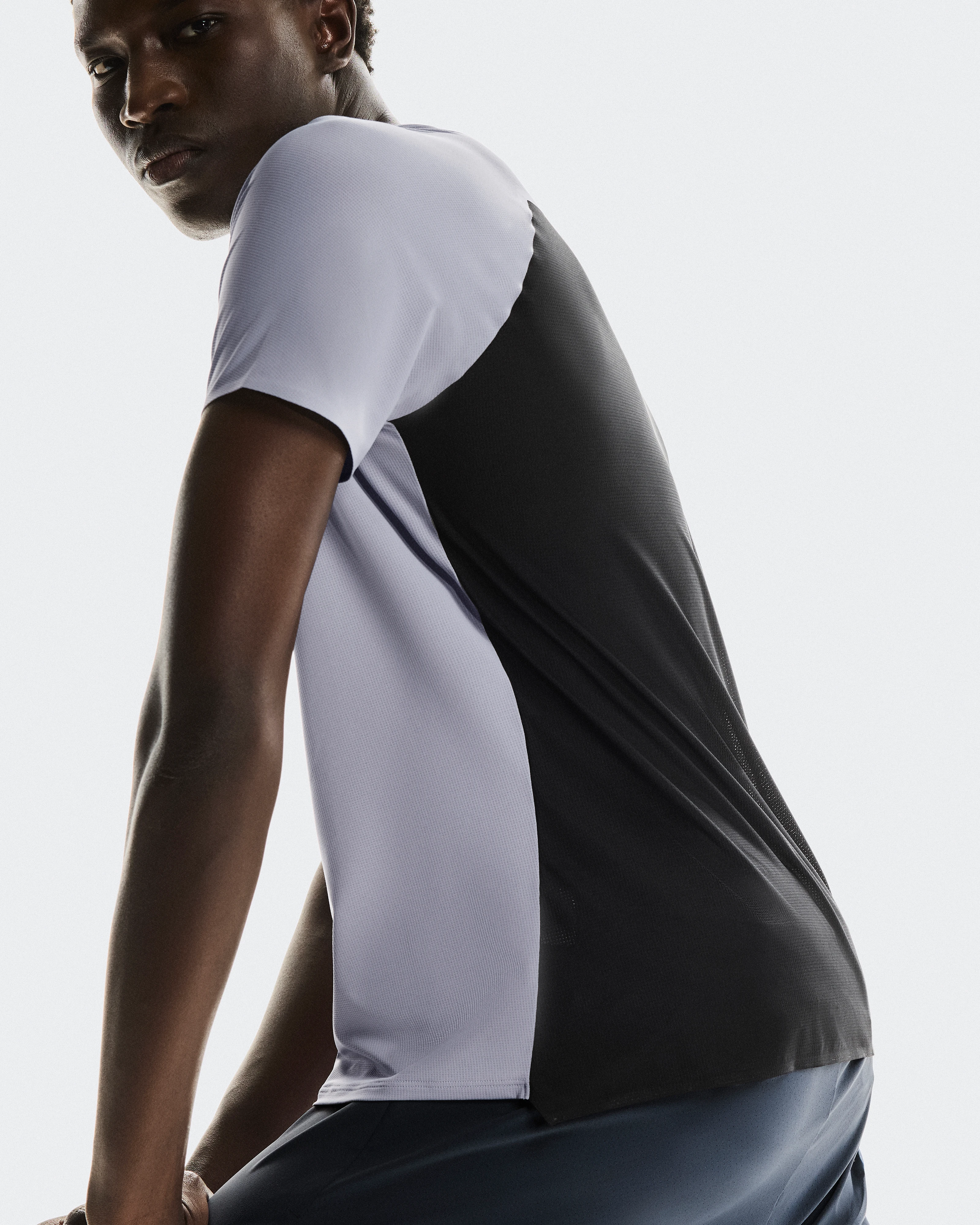 On Performance-T Lilac & Black Men Tops and t-shirts