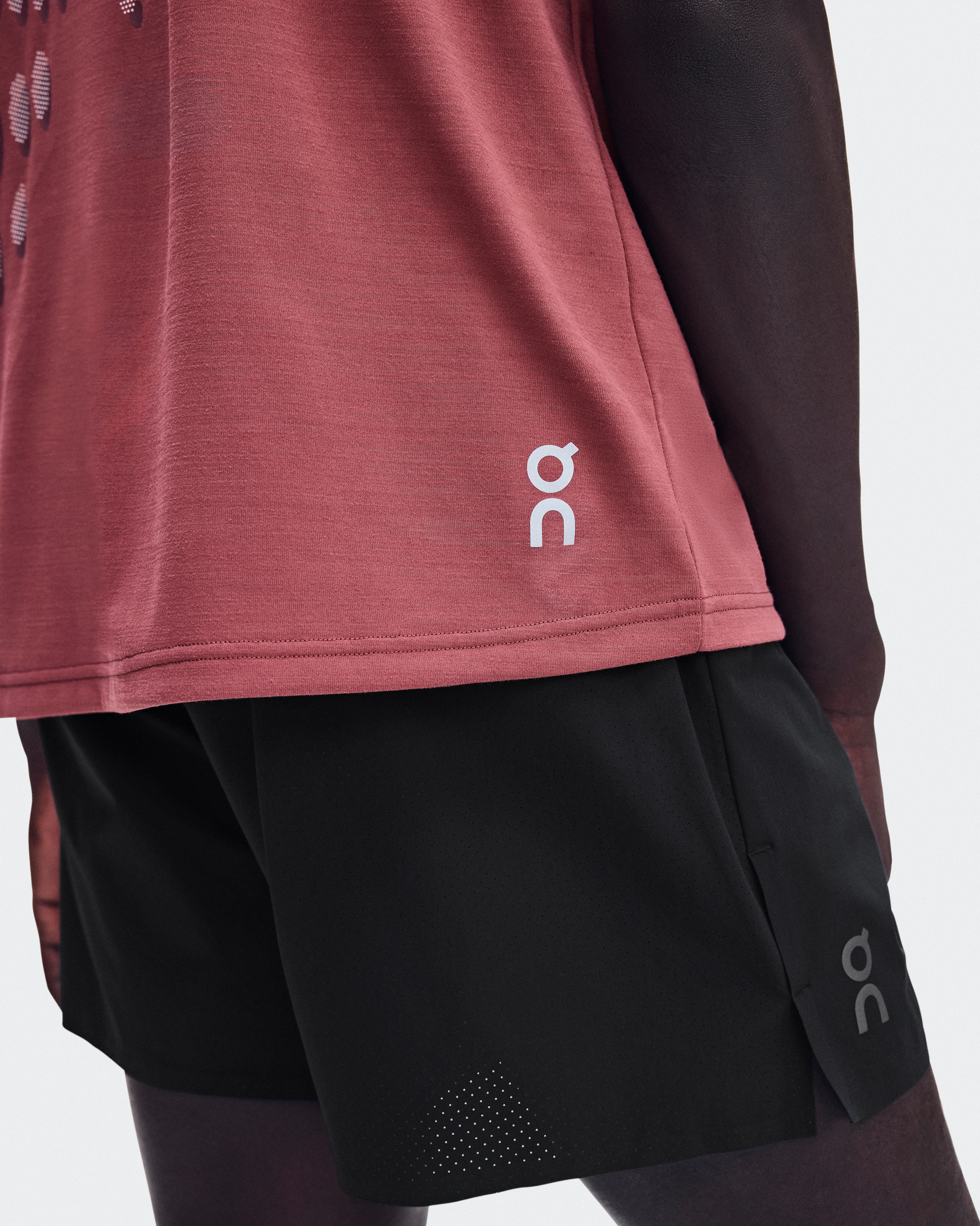 On On Run-T Barberry Homme Hauts et t-shirts