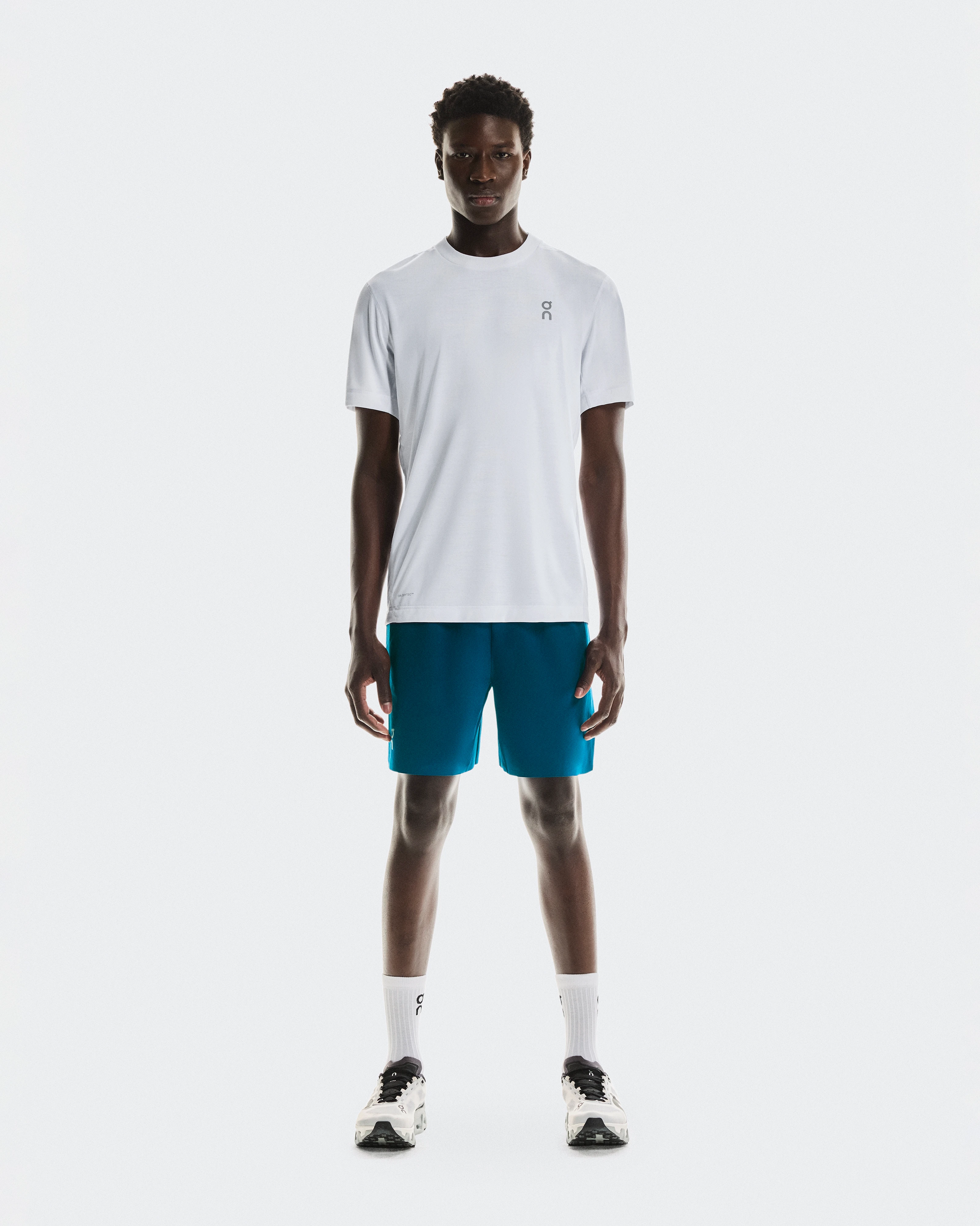 On Train-T Graphic White Men Tops and t-shirts