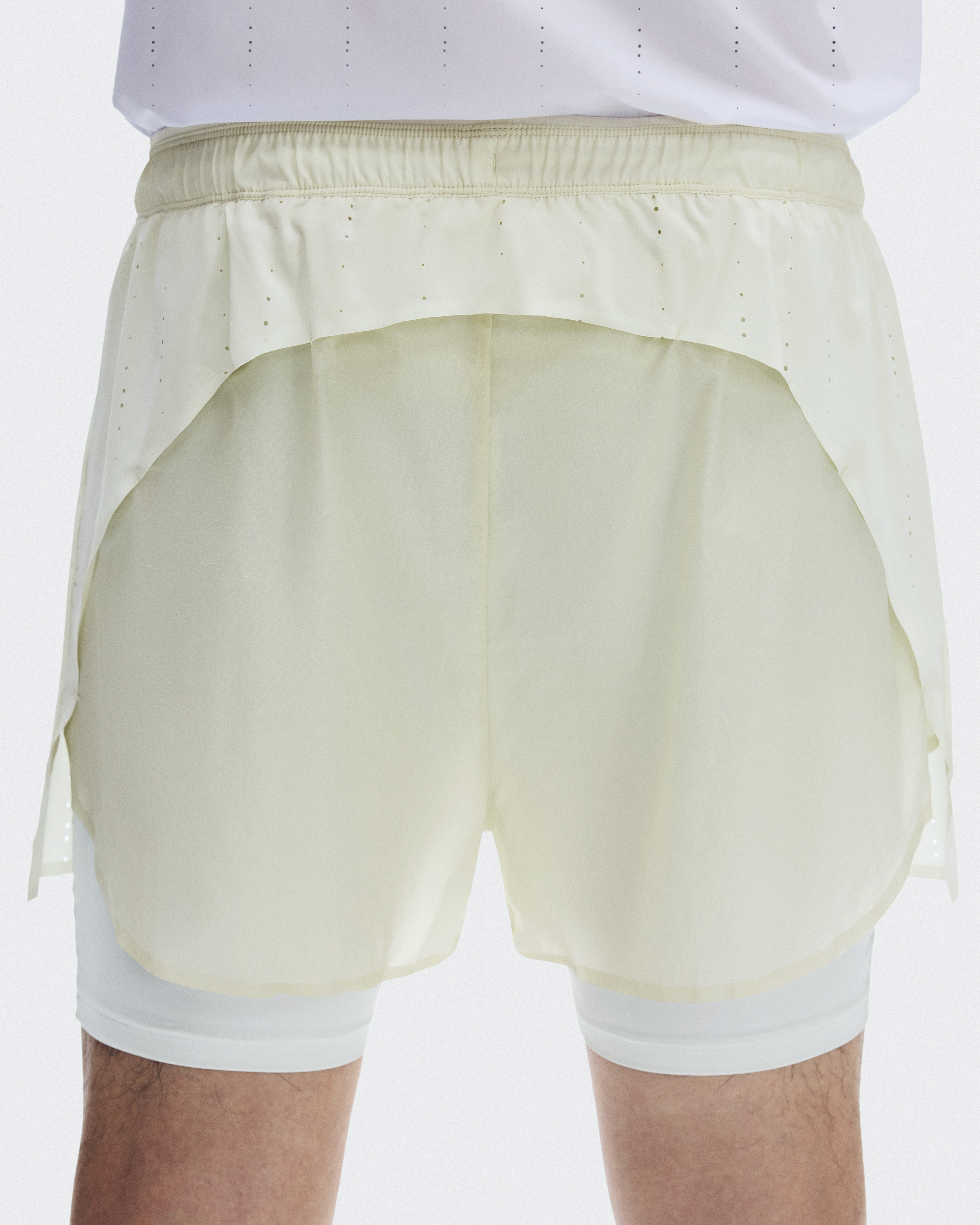 メンズ Zero 2-in-1 Shorts PAF | ベージュ & ホワイト | On 日本