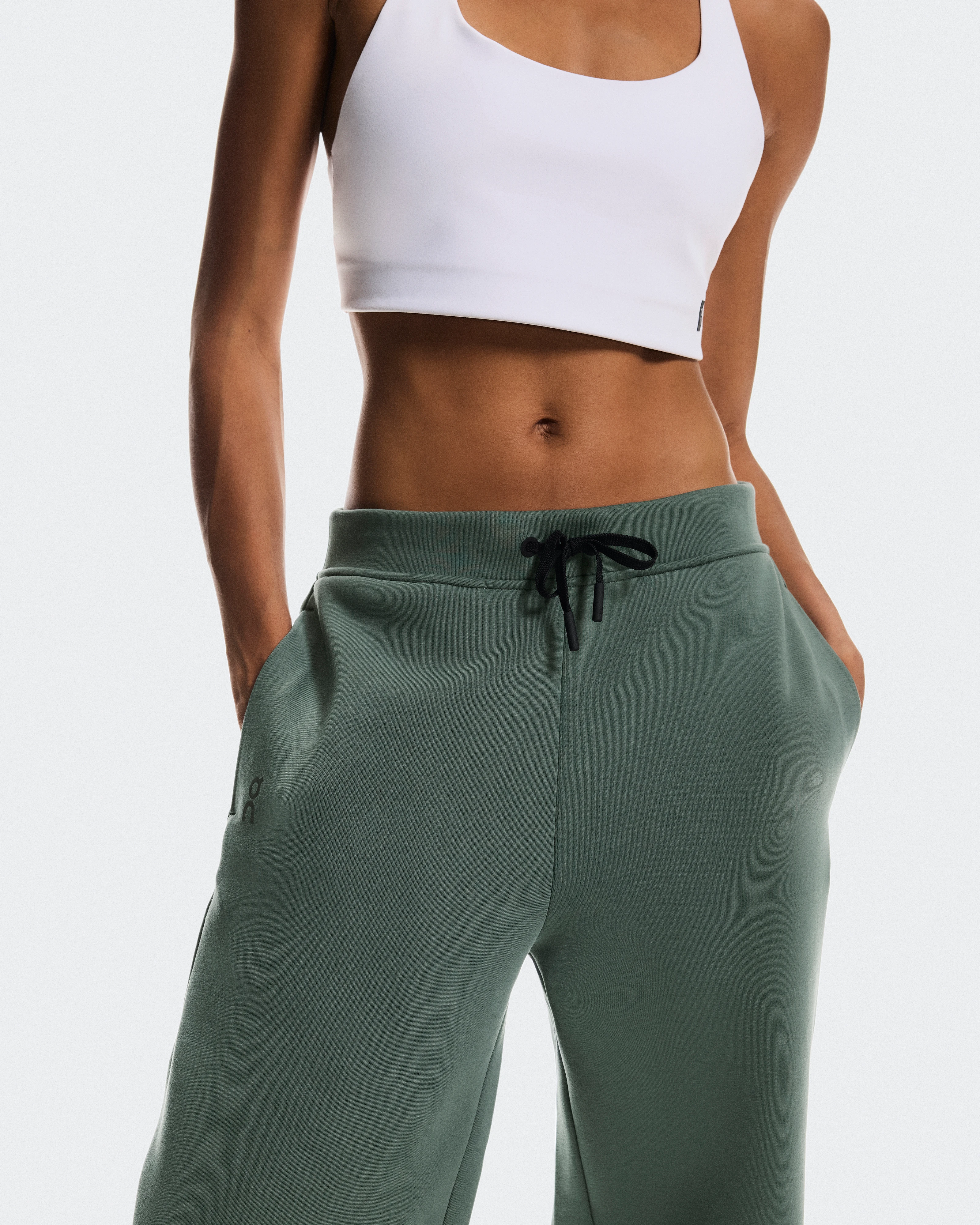 On Focus Tech Sweatpants Olive Feminino Calças