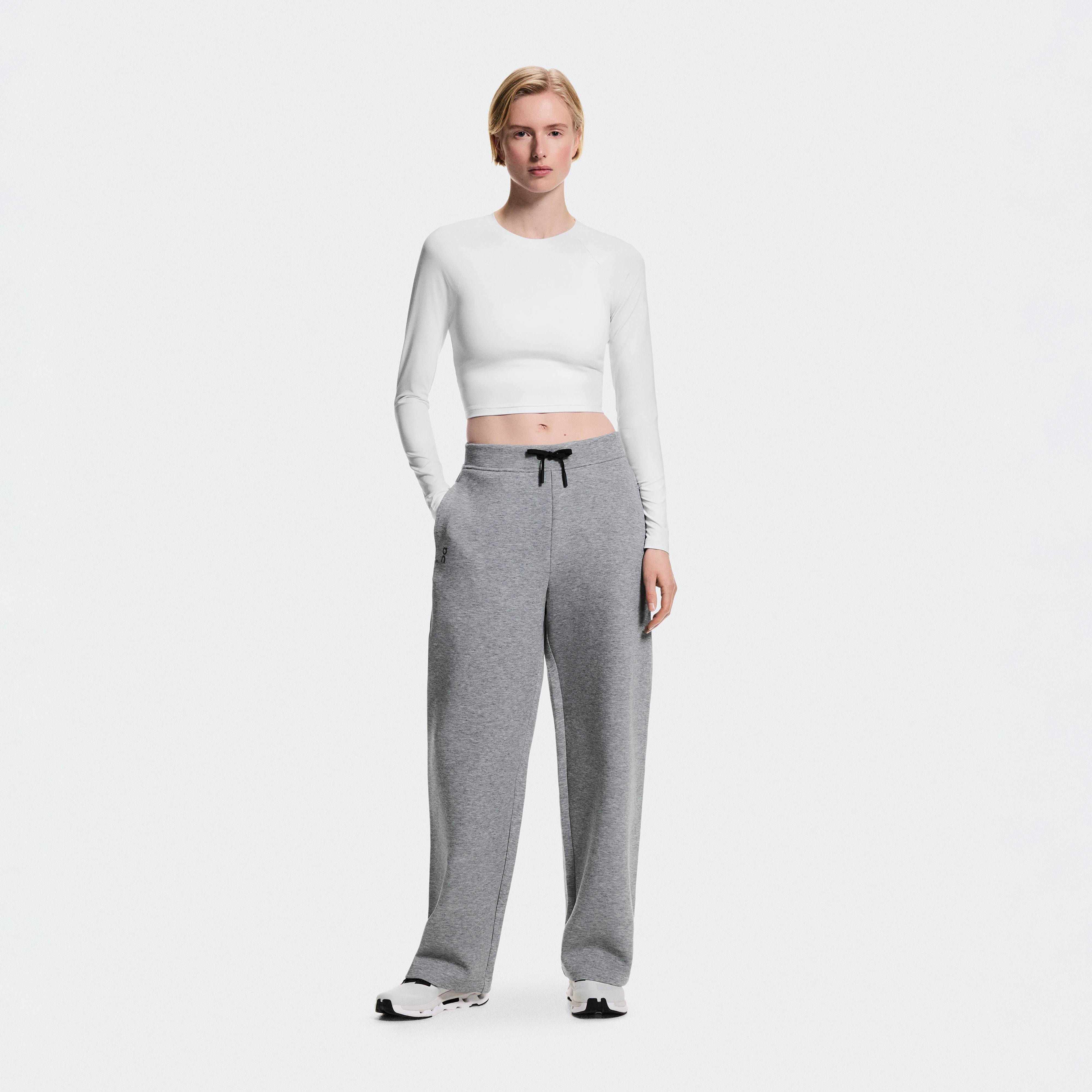 On Focus Tech Sweatpants 그레이 여성 여성 – 올데이 웨어, 여행, 트레이닝 팬츠