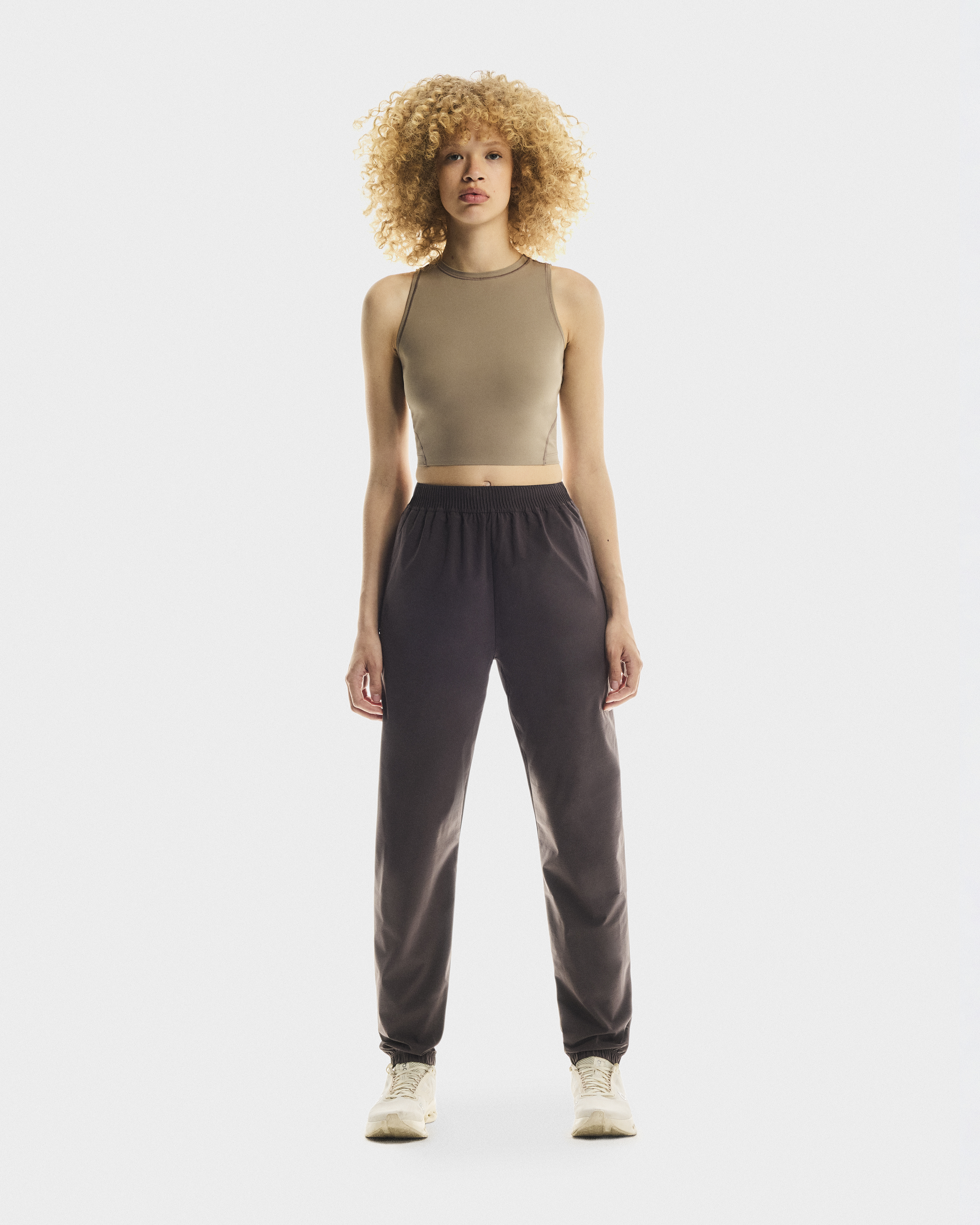 On Focus Pantalón para Mujer en Pebble, Talla: Medium, Polyester