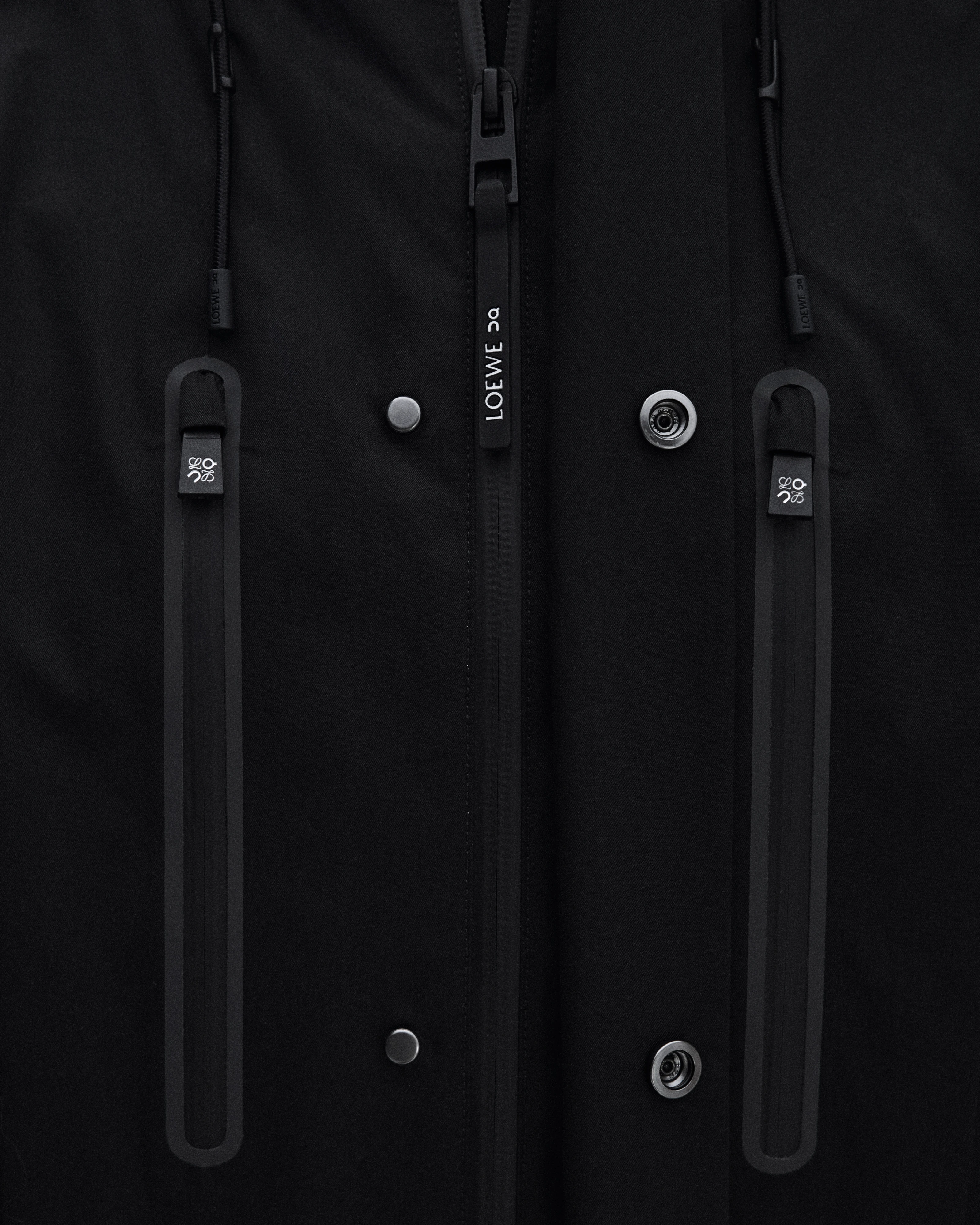 On Cropped Parka LOEWE Black Women – Lifestyle, all-day Jackets