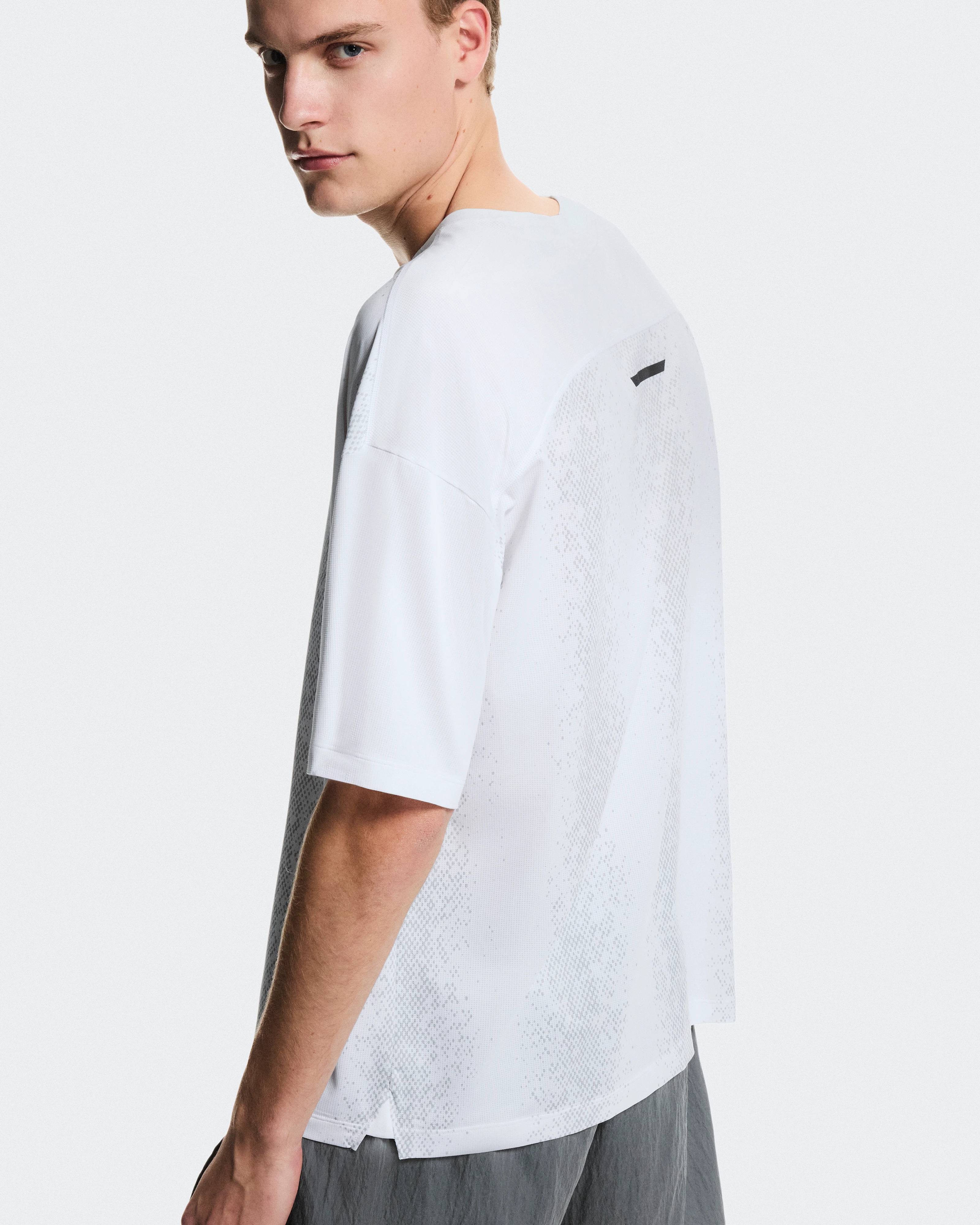 On Performance Volt-T White Men Tops and t-shirts