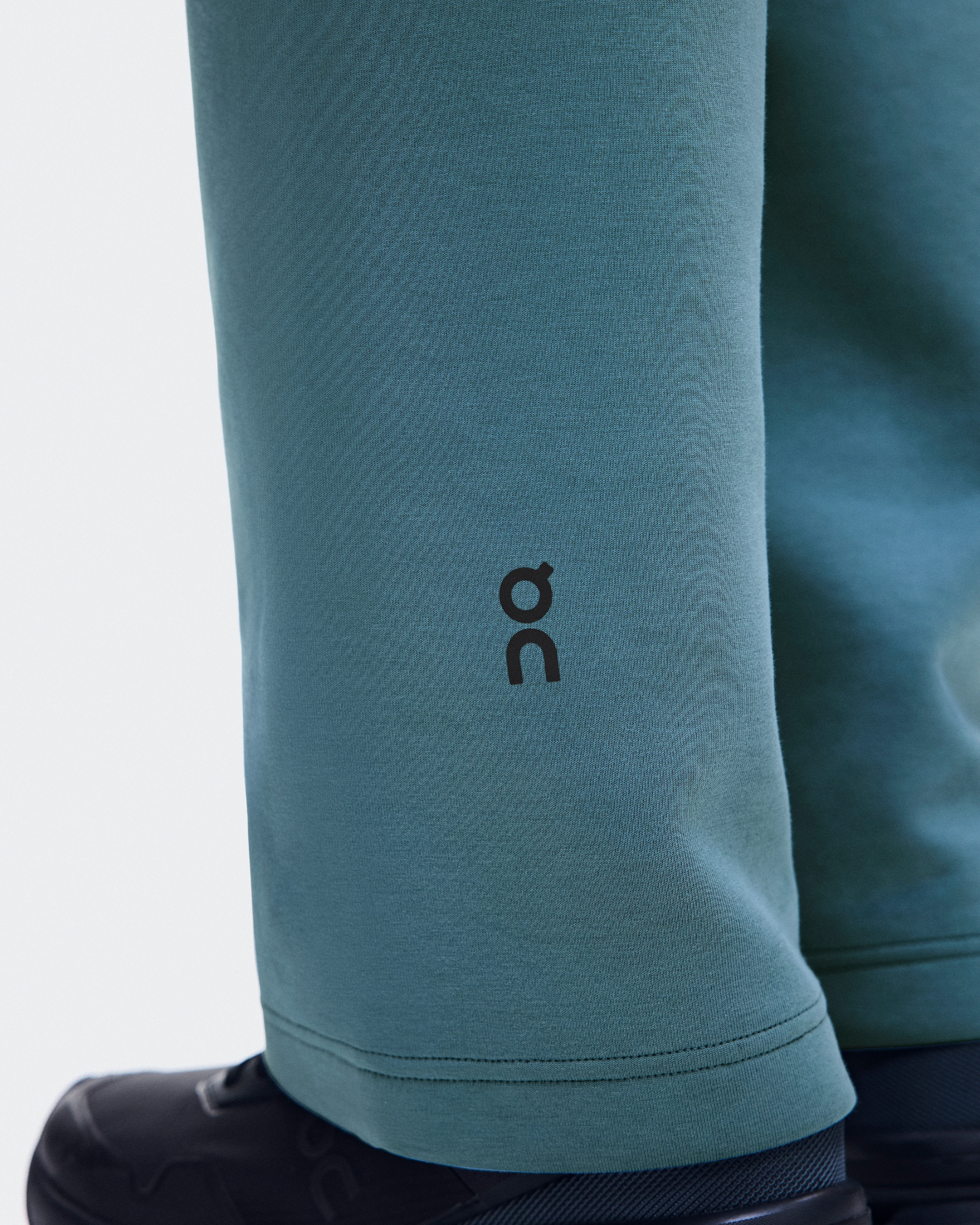 On Focus Tech Sweatpants Agave Women Pants