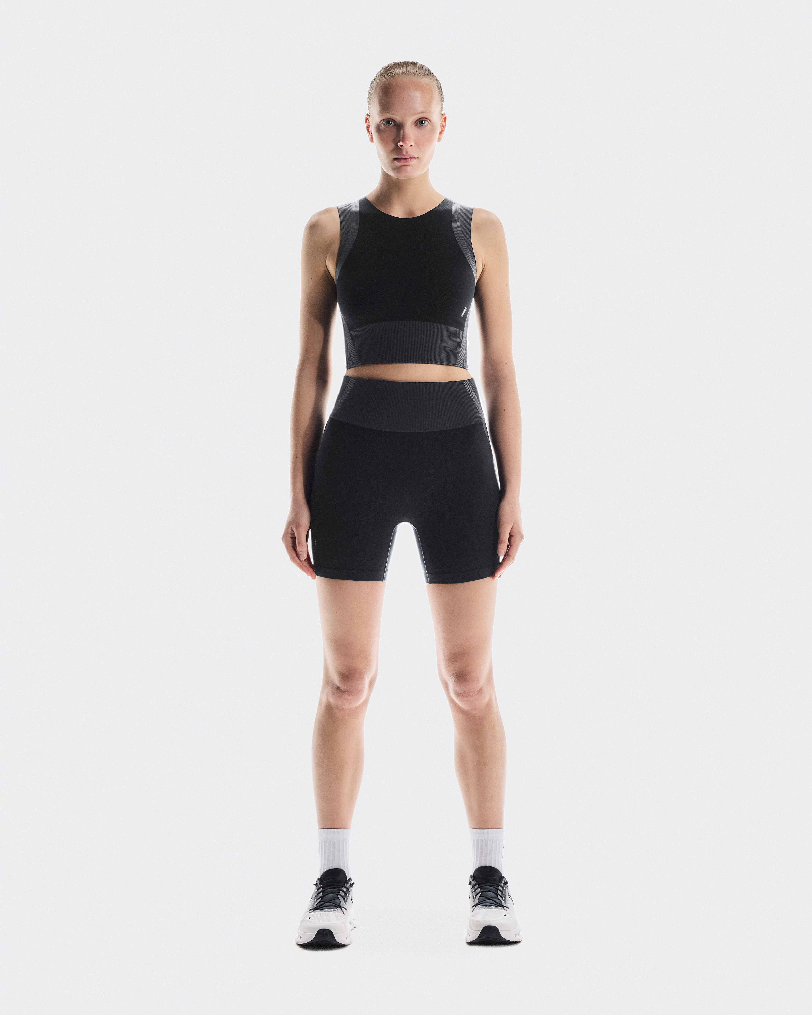 Studio Knit CropWomen / Black | Eclipse / L