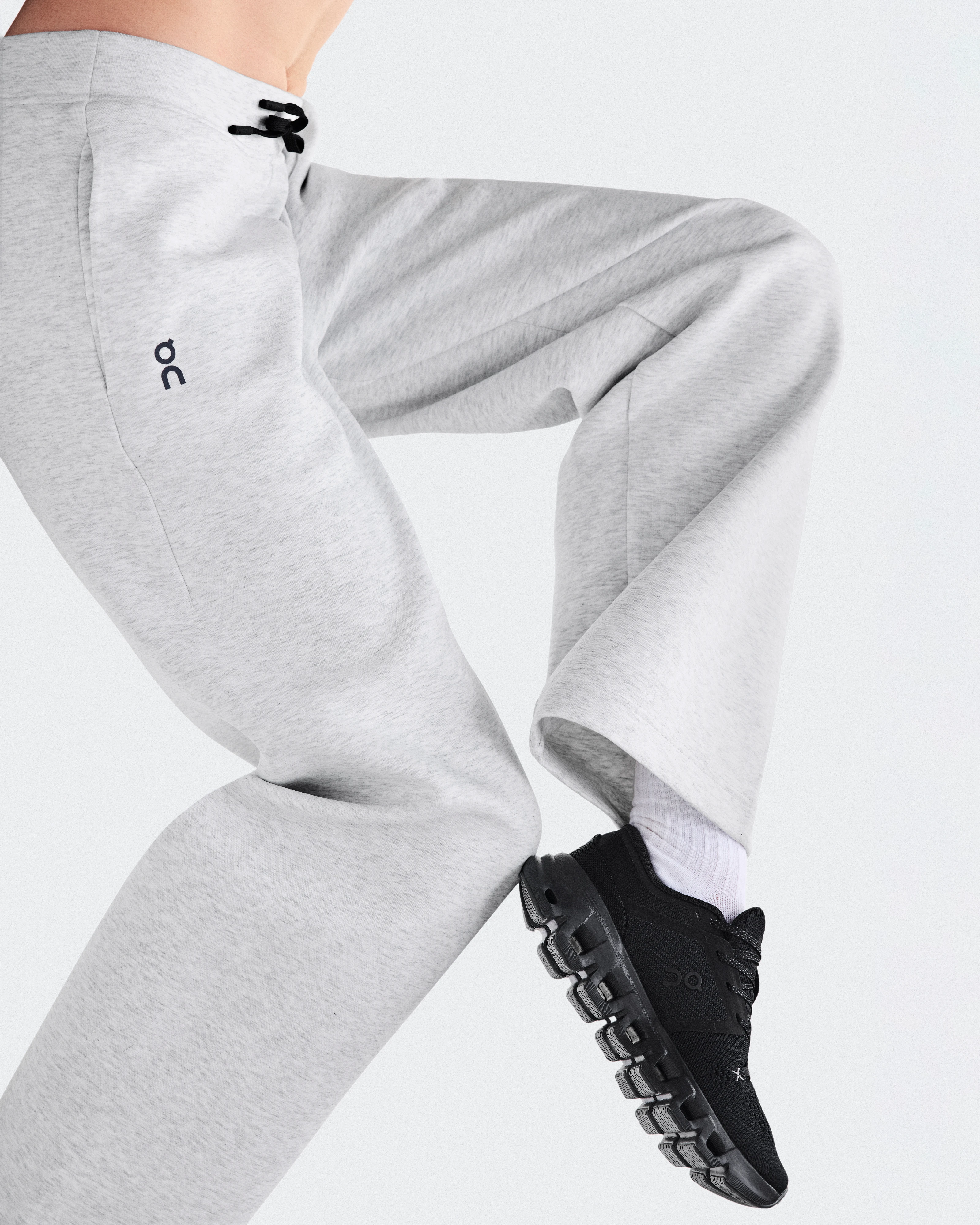 On Focus Tech Sweatpants Crater Women Pants