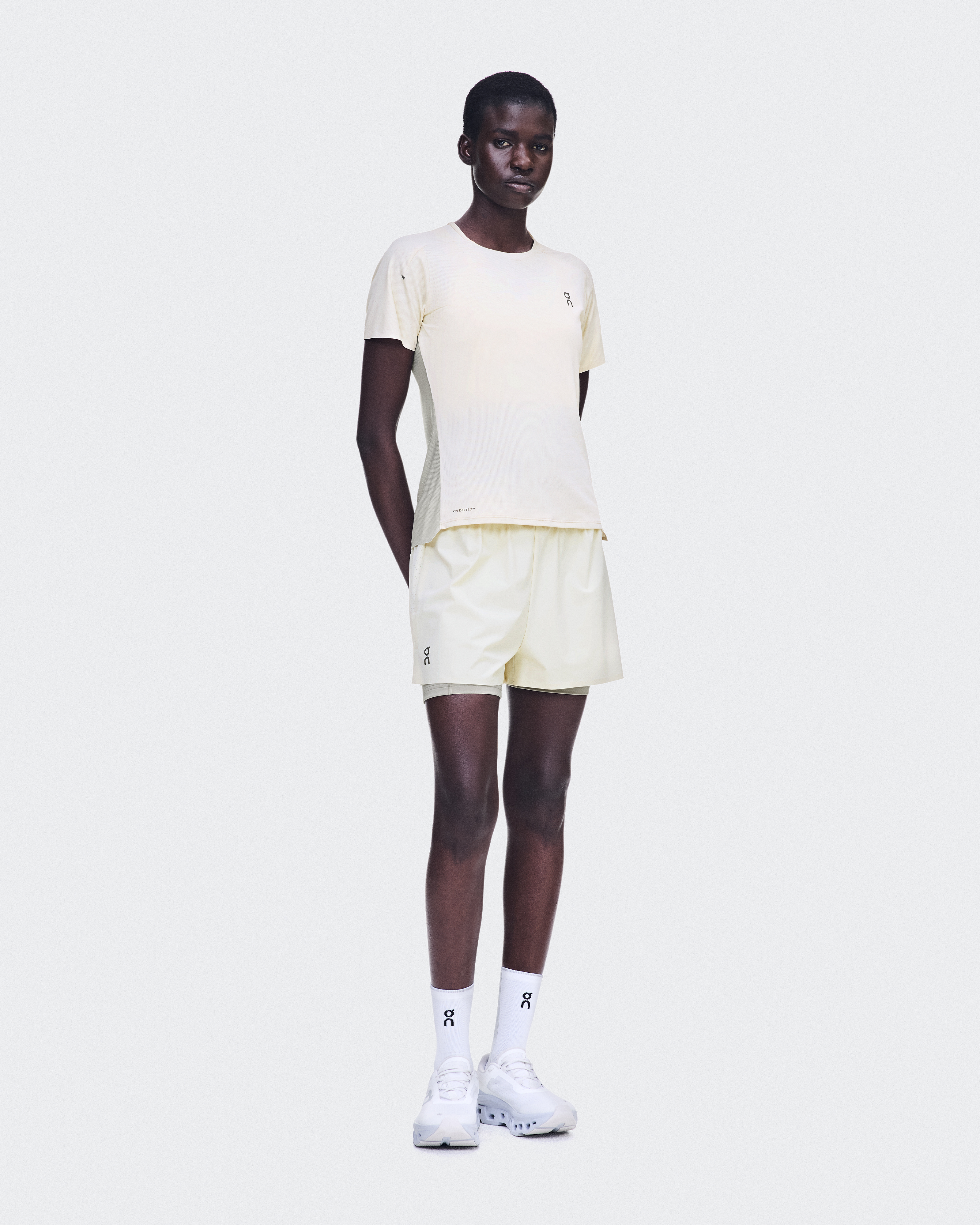 Performance-T Short-Sleeve Shirt in Hare/Brume