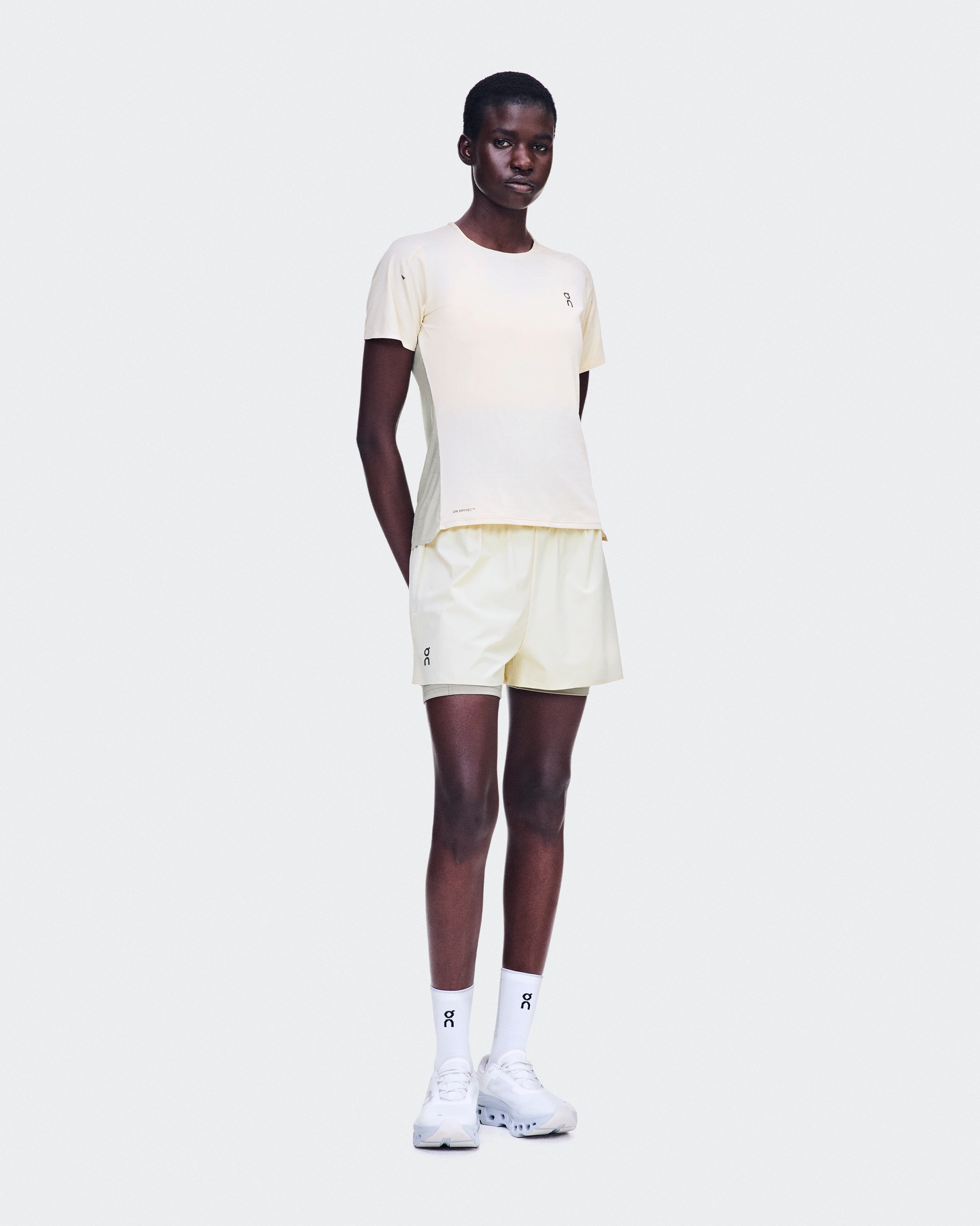 On Performance-T Hare & Brume Feminino Partes de cima e camisetas