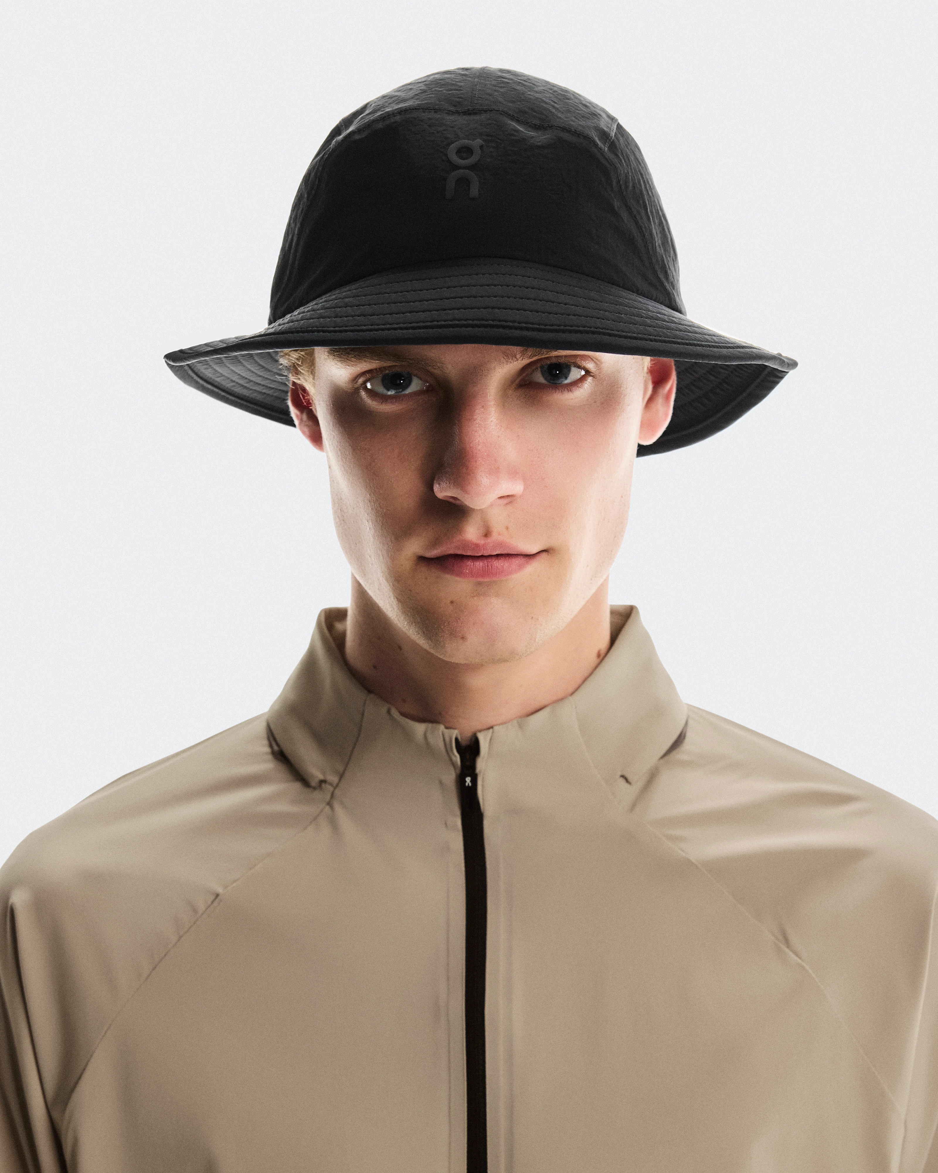 On Trail Hat Black Unisex Headwear