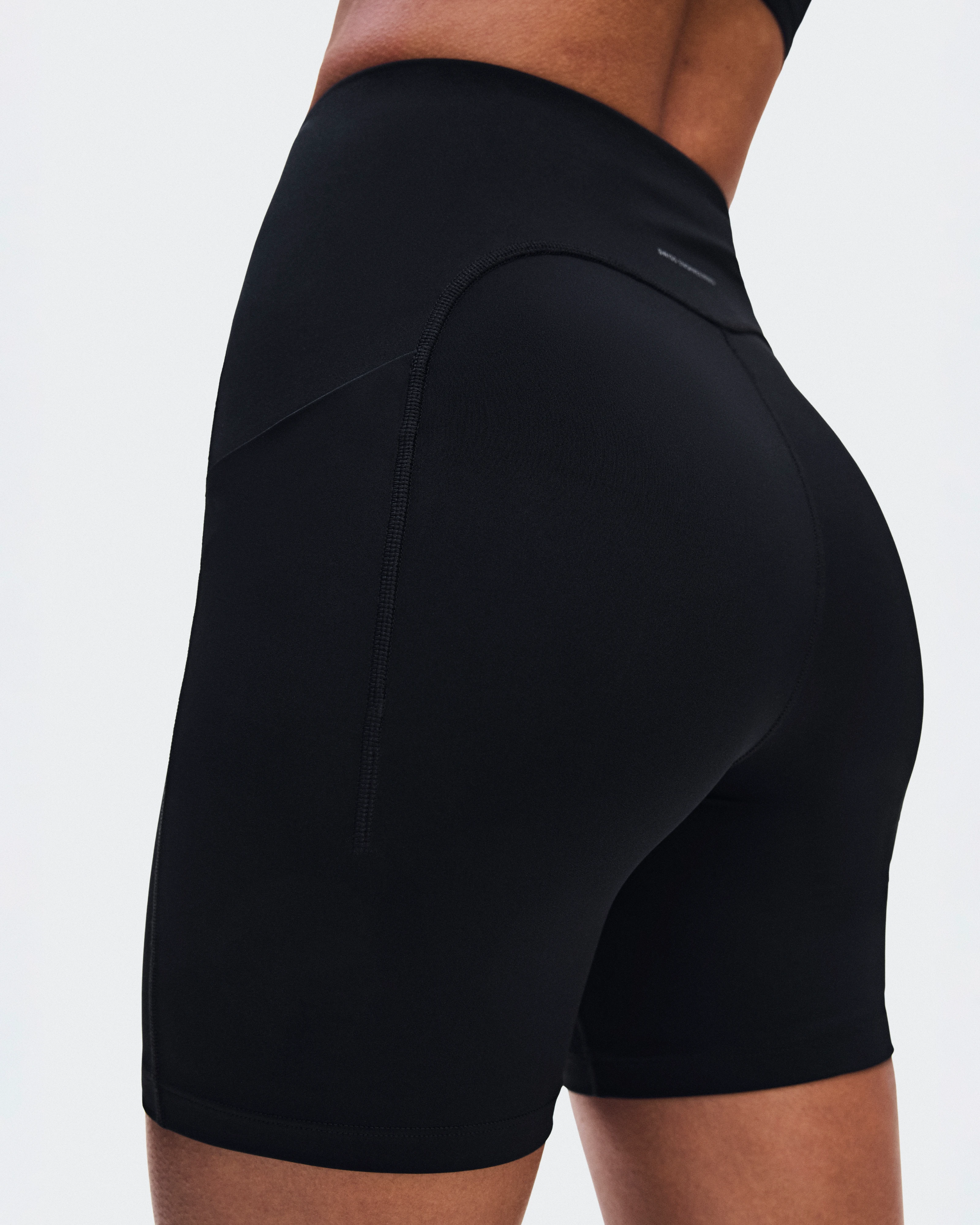 On Train Tights Short 6" Black Women Shorts