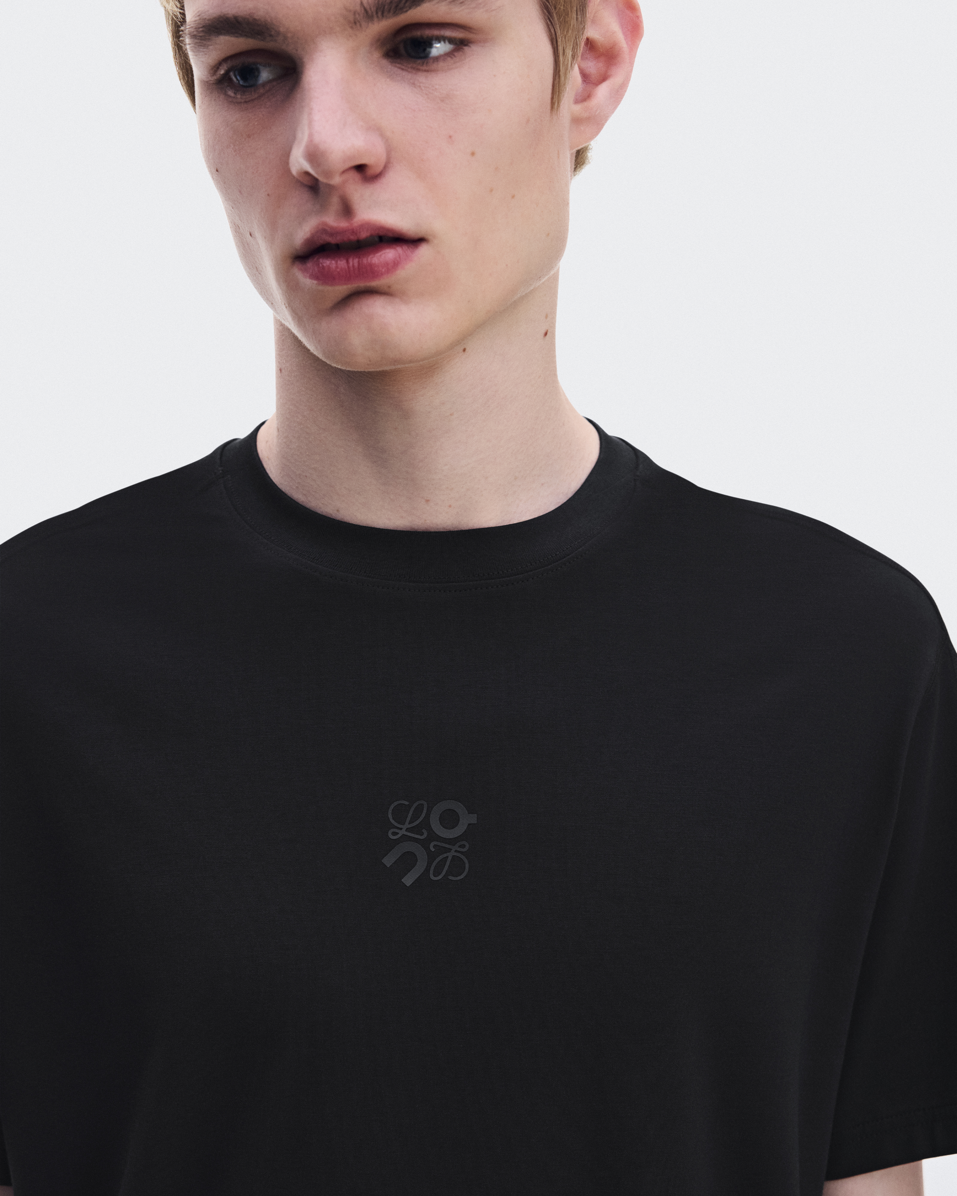 Men's T-Shirt LOEWE | Black | On Japan