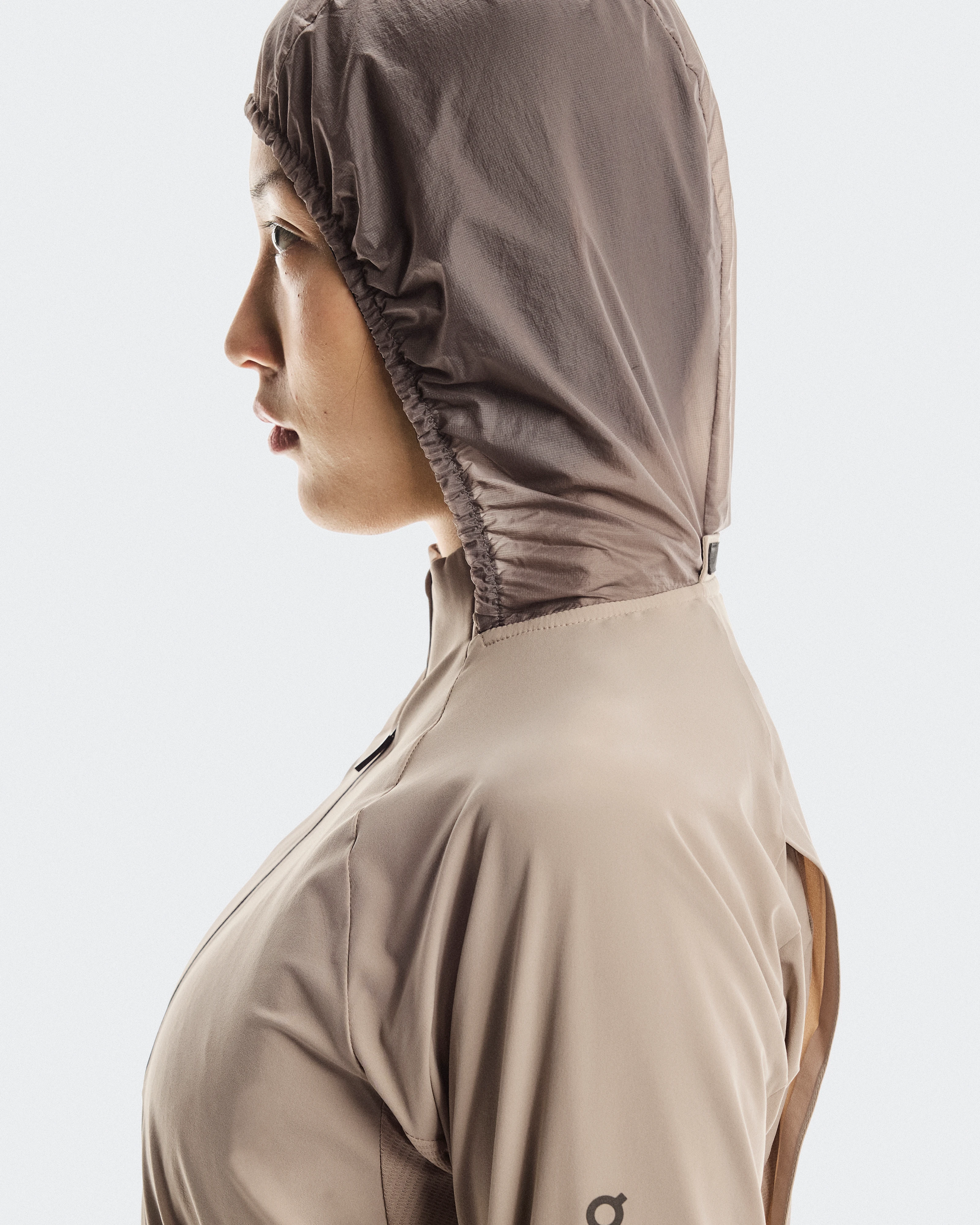 On Trail Breaker Desert Women Hoodies and sweatshirts