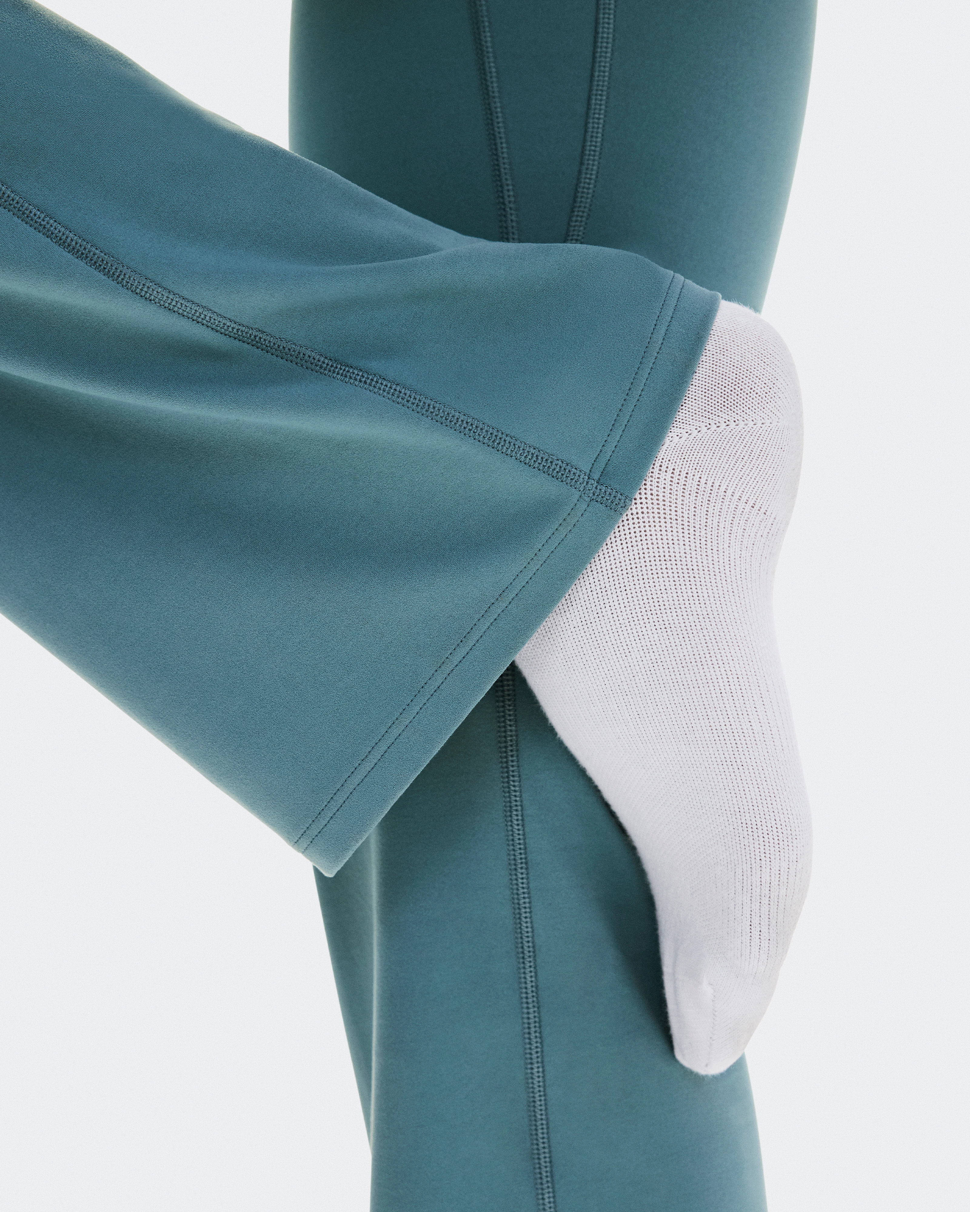 On Studio Flared Pants 32" Agave Women Pants