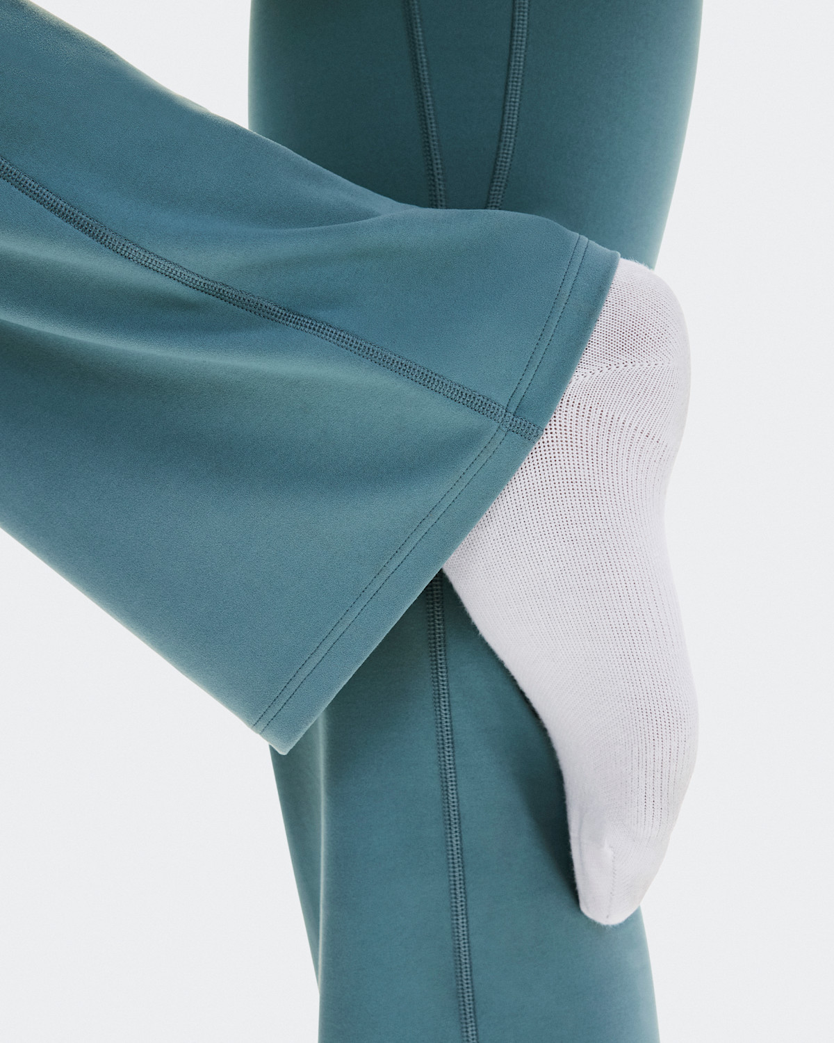 Women's Studio Flared Pants 32"