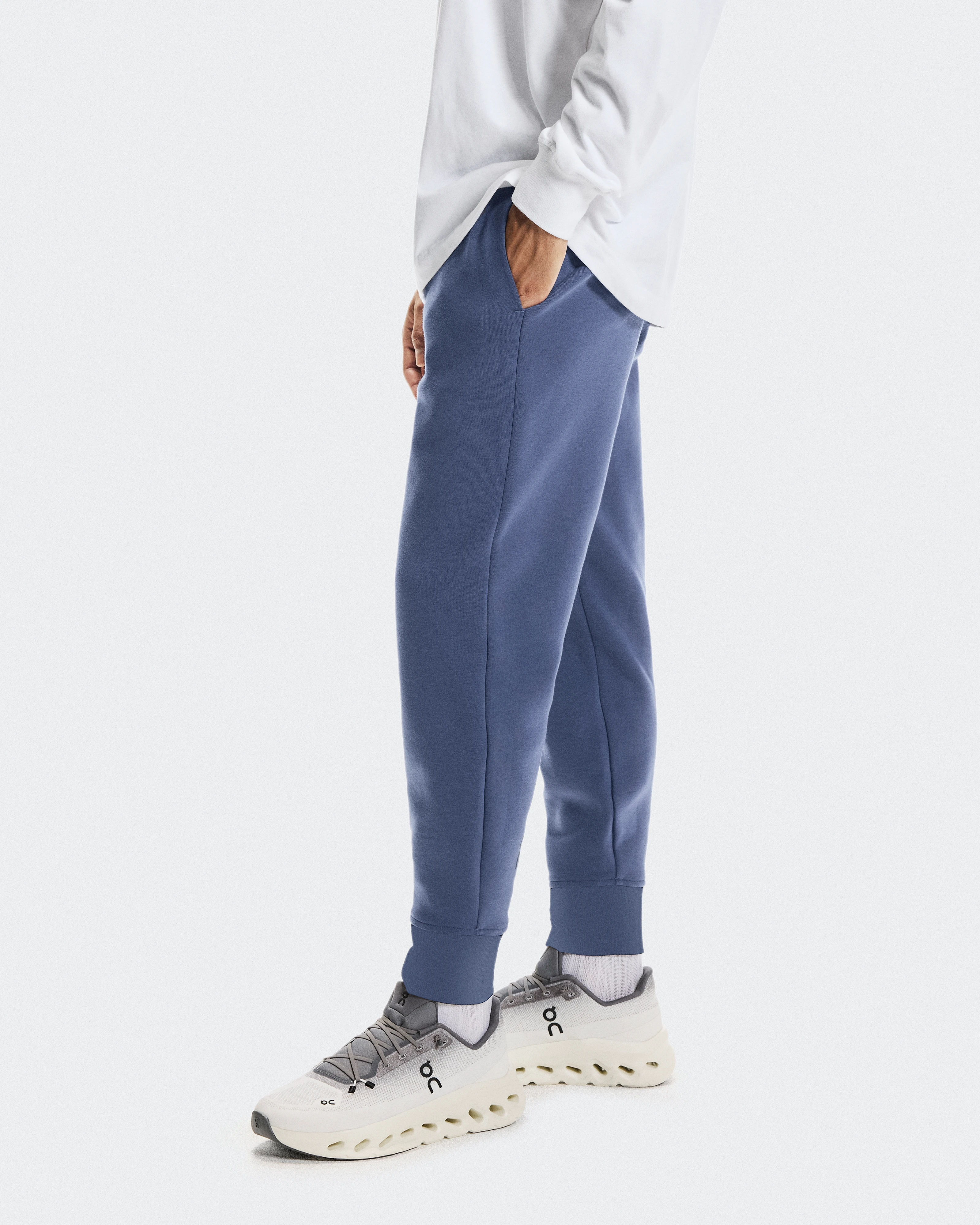 On Focus Tech Sweatpants Acai Men Pants